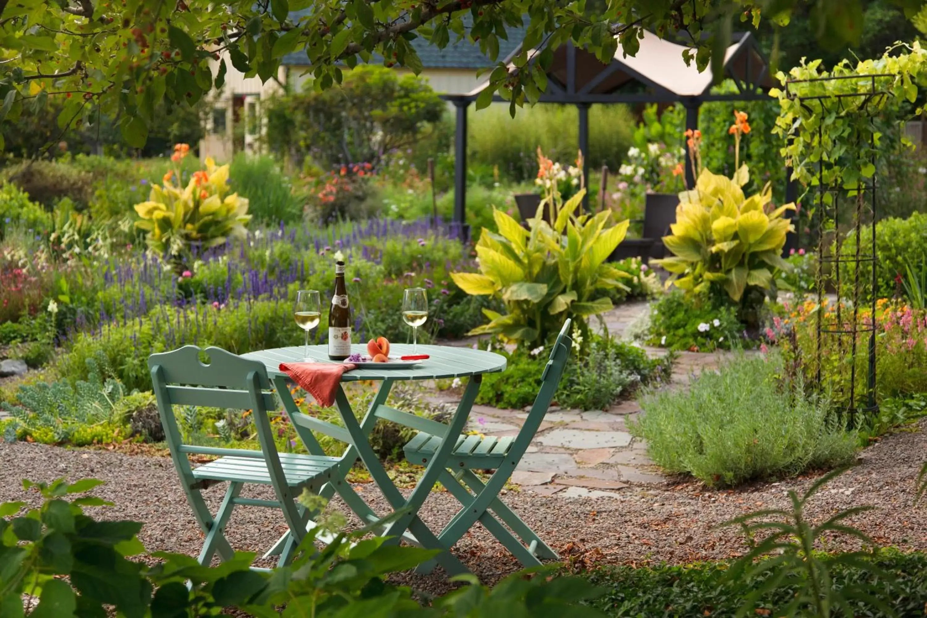 Garden in Settlers Inn