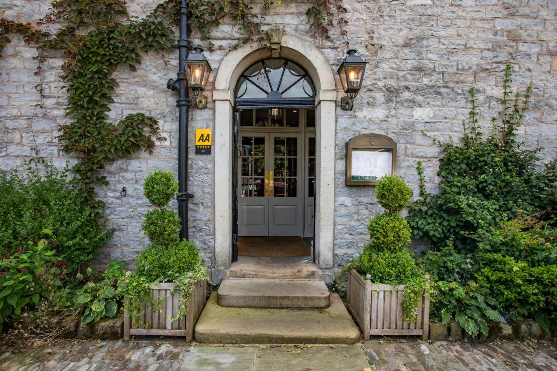 Property building in The Coach and Horses