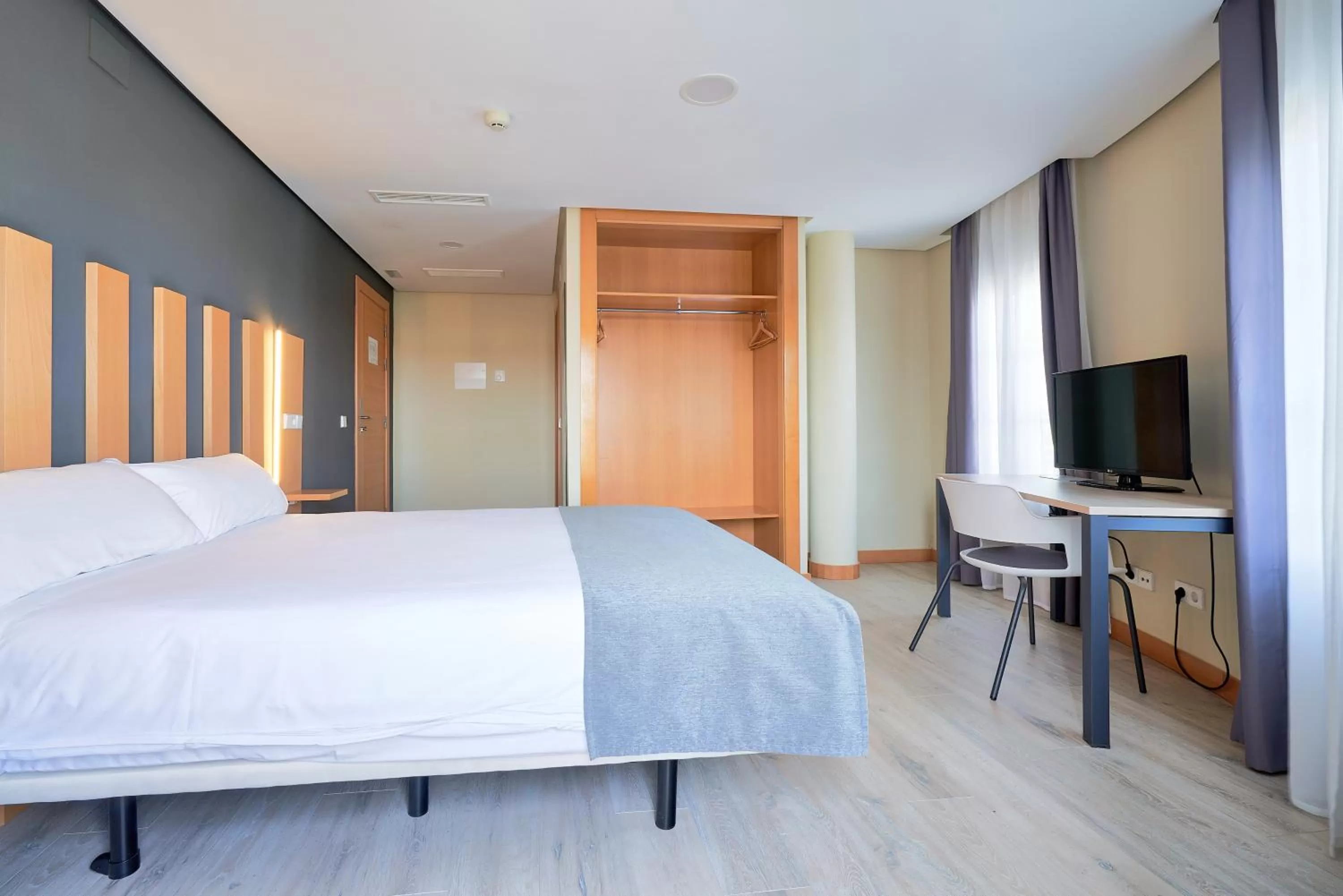 Bed in Smart Hotel La Sagra