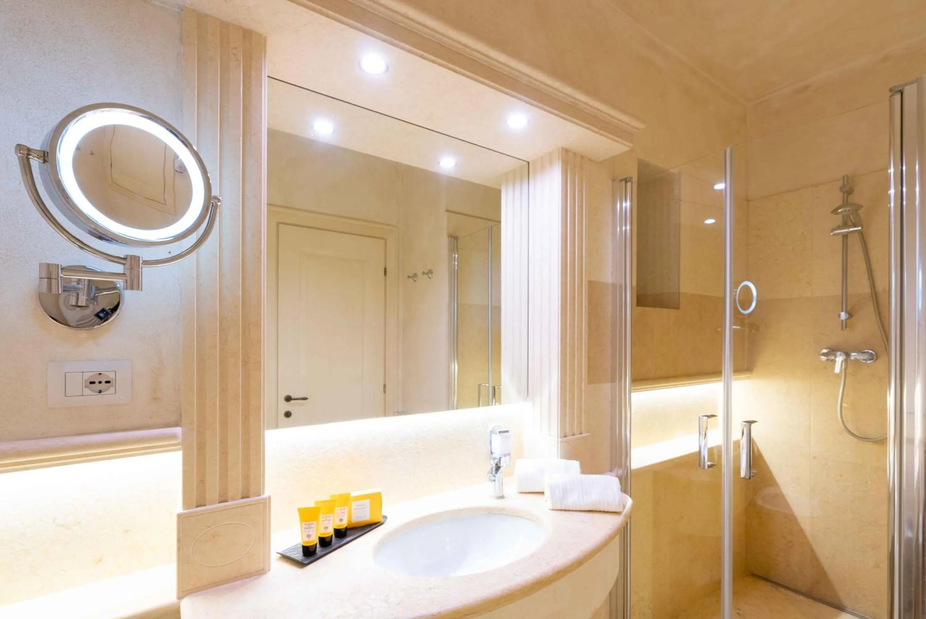 Shower in Fortino Napoleonico