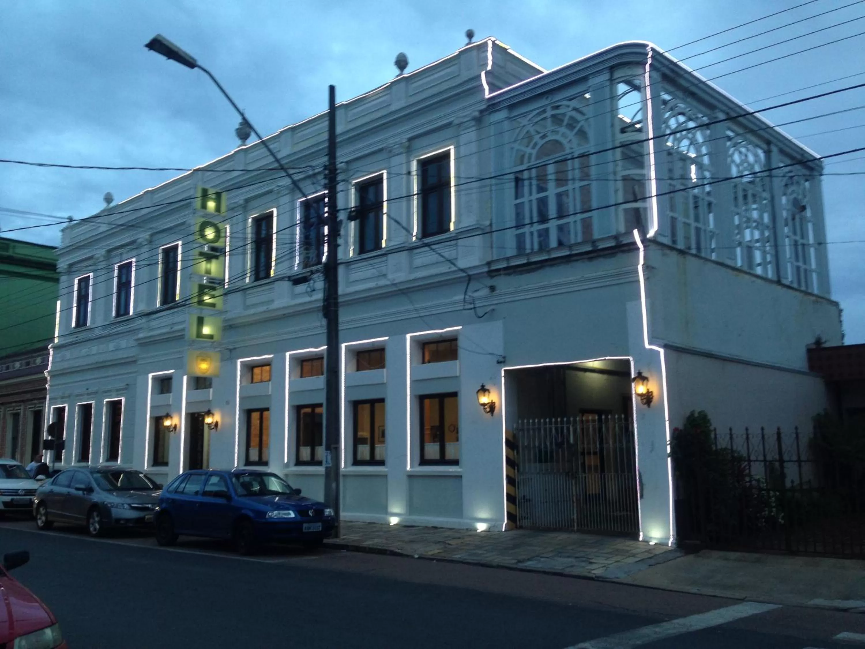 Facade/entrance in Central Palace Hotel
