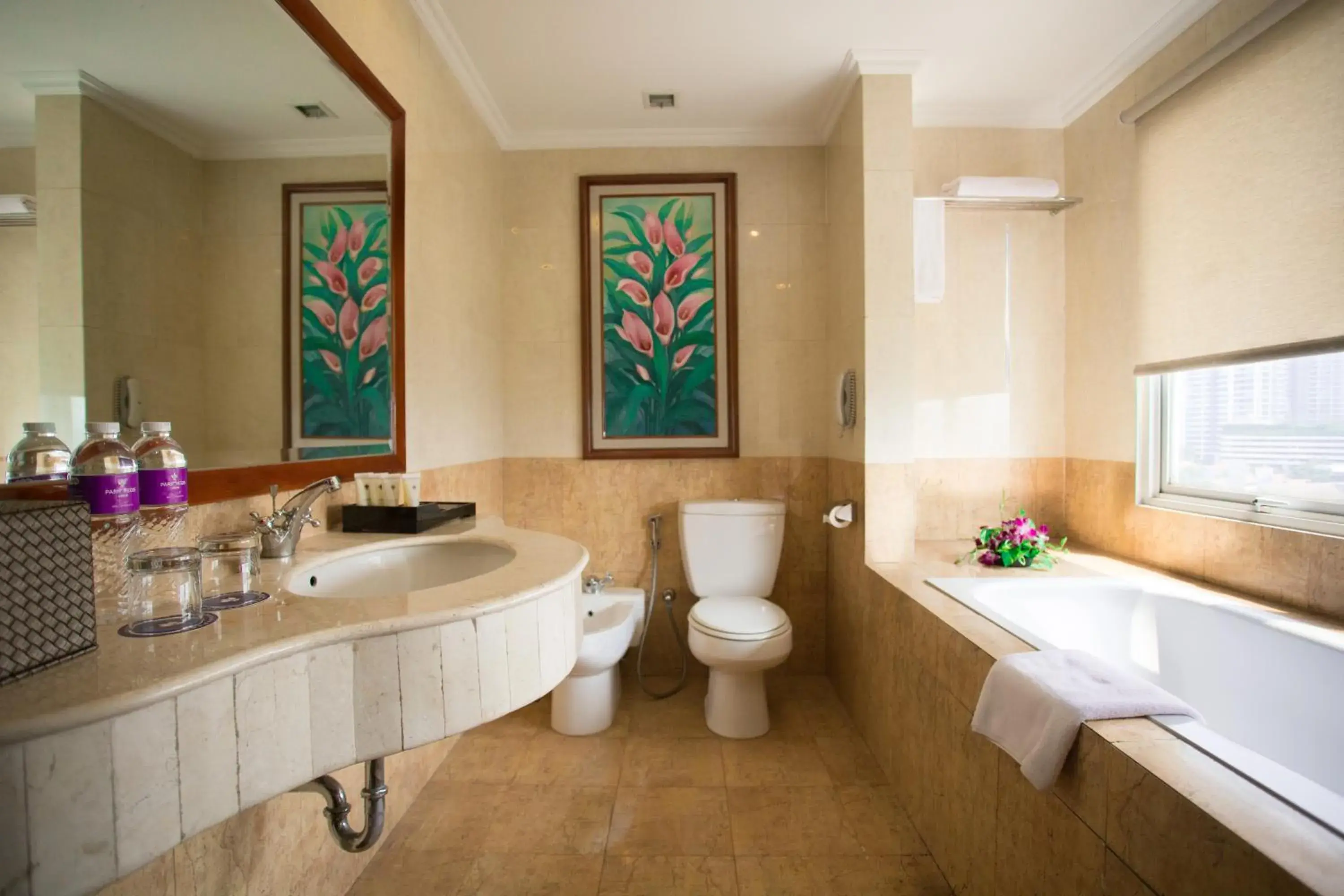 Hot Tub, Bathroom in Park Regis Arion Kemang