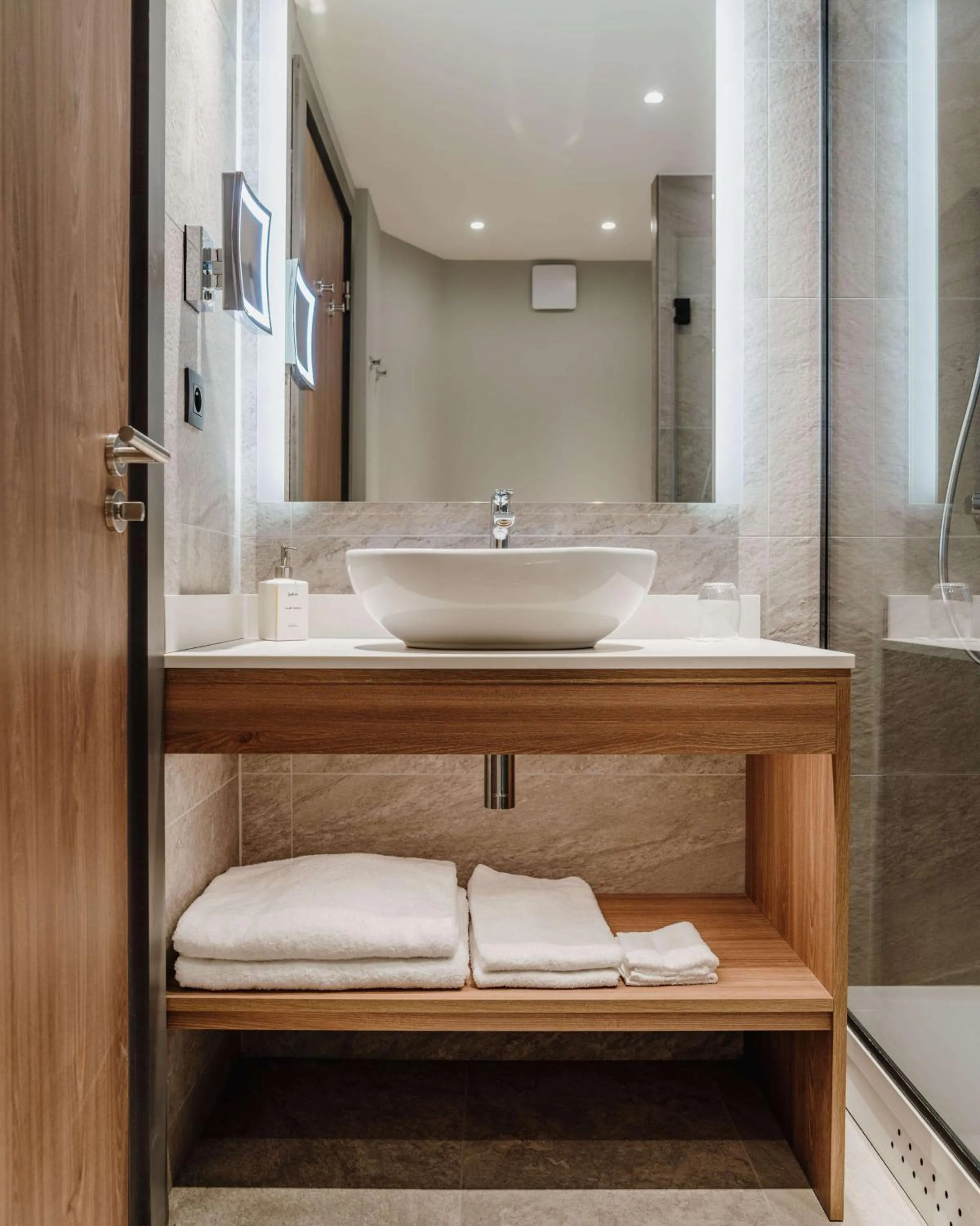 Bathroom in Radisson Hotel Nice Airport