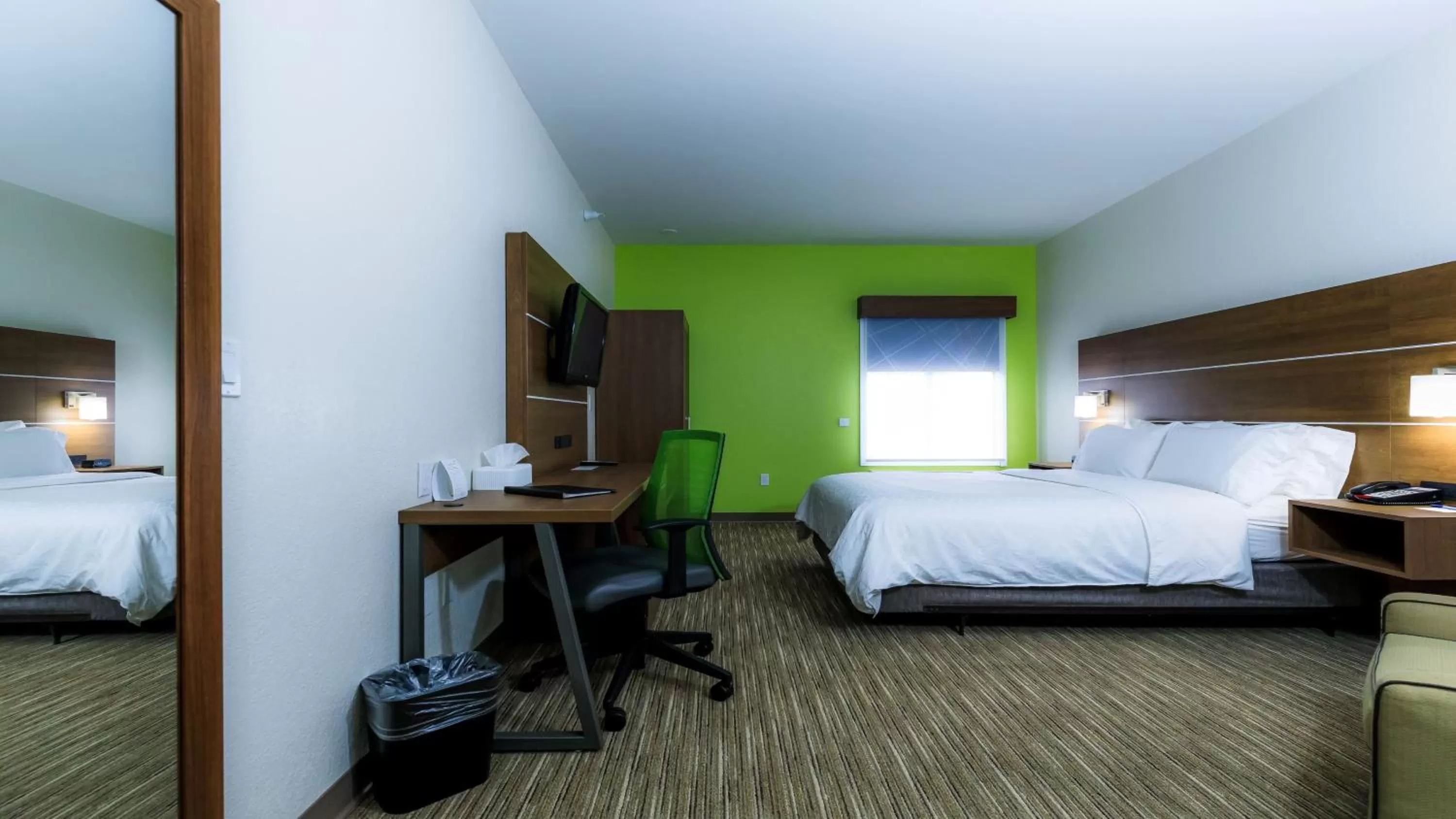 Photo of the whole room, Bed in Holiday Inn Express Osage Beach - Lake of the Ozarks by IHG