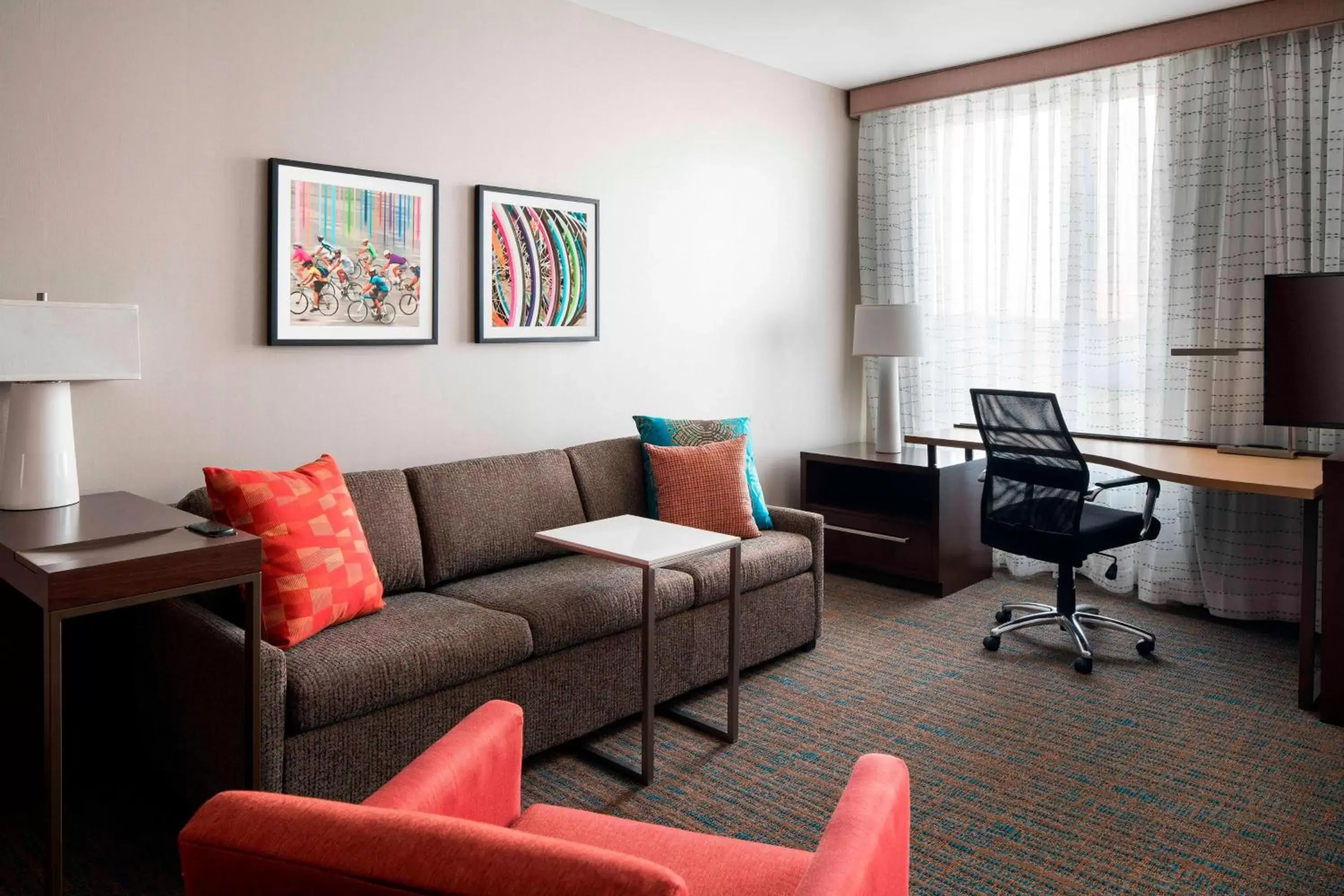 Living room, Seating Area in Residence Inn by Marriott Boston Watertown