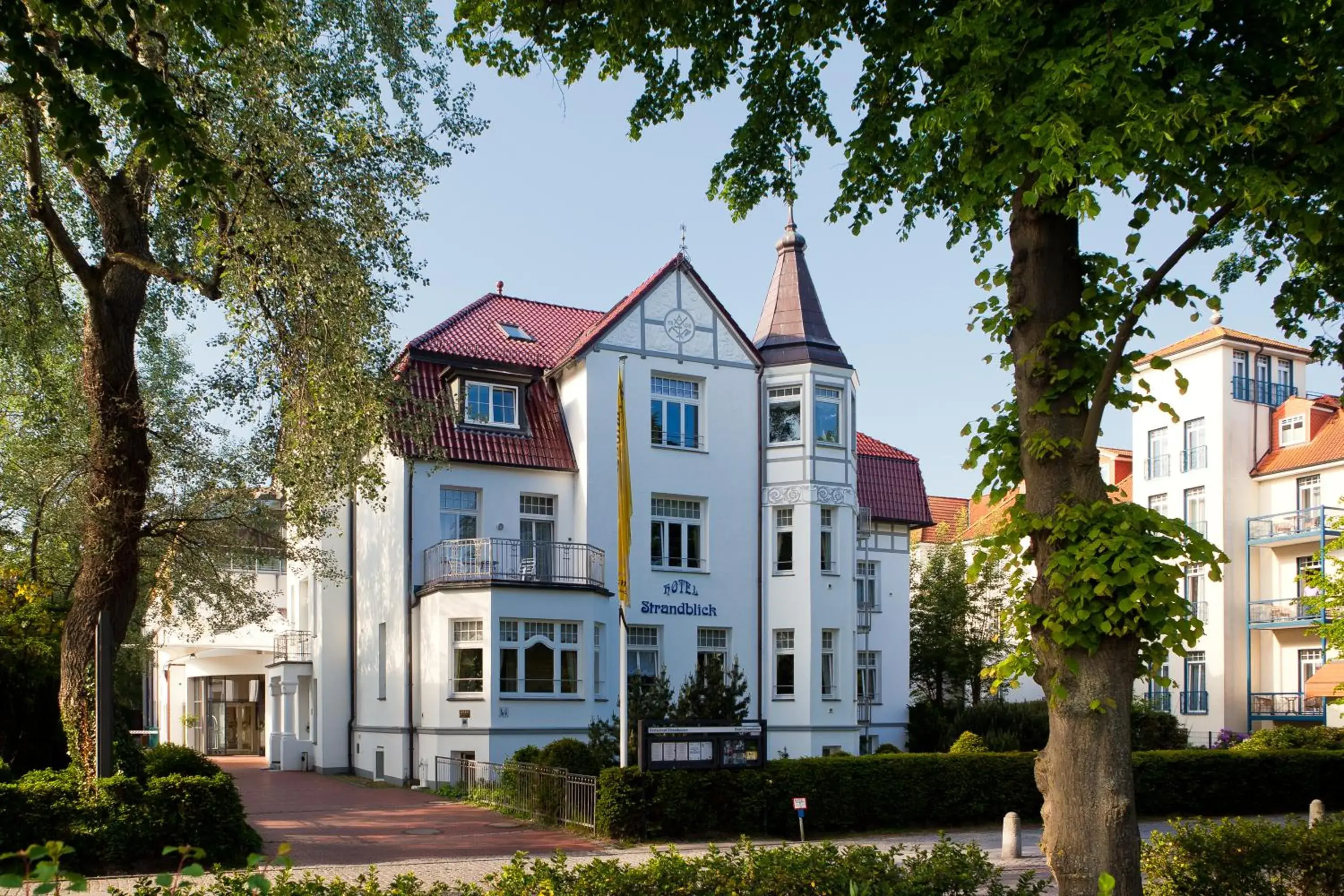 Facade/entrance, Property Building in Ringhotel Strandblick