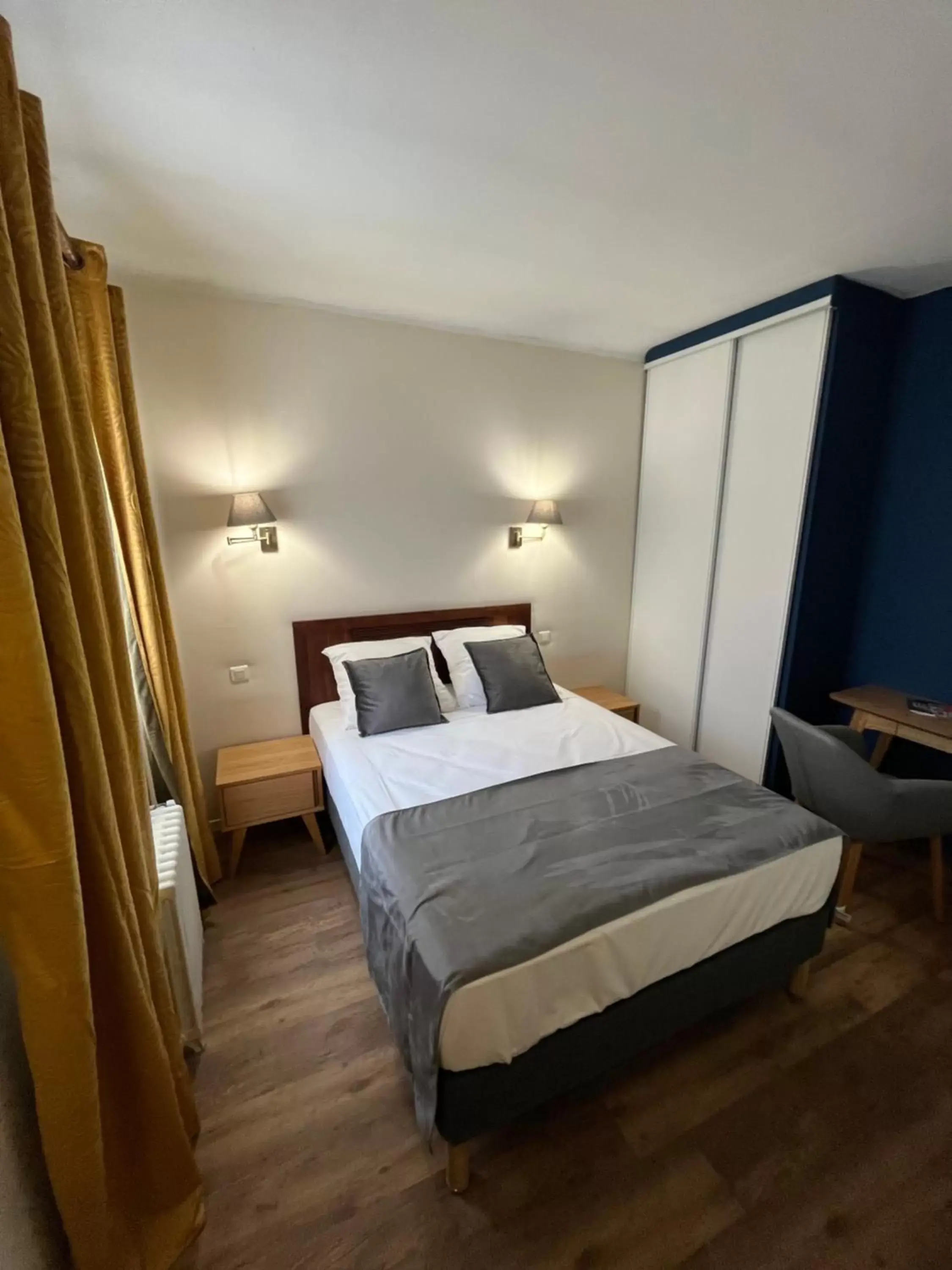 Photo of the whole room, Bed in Le Clos d'Orange, Hotel & ville de Provence
