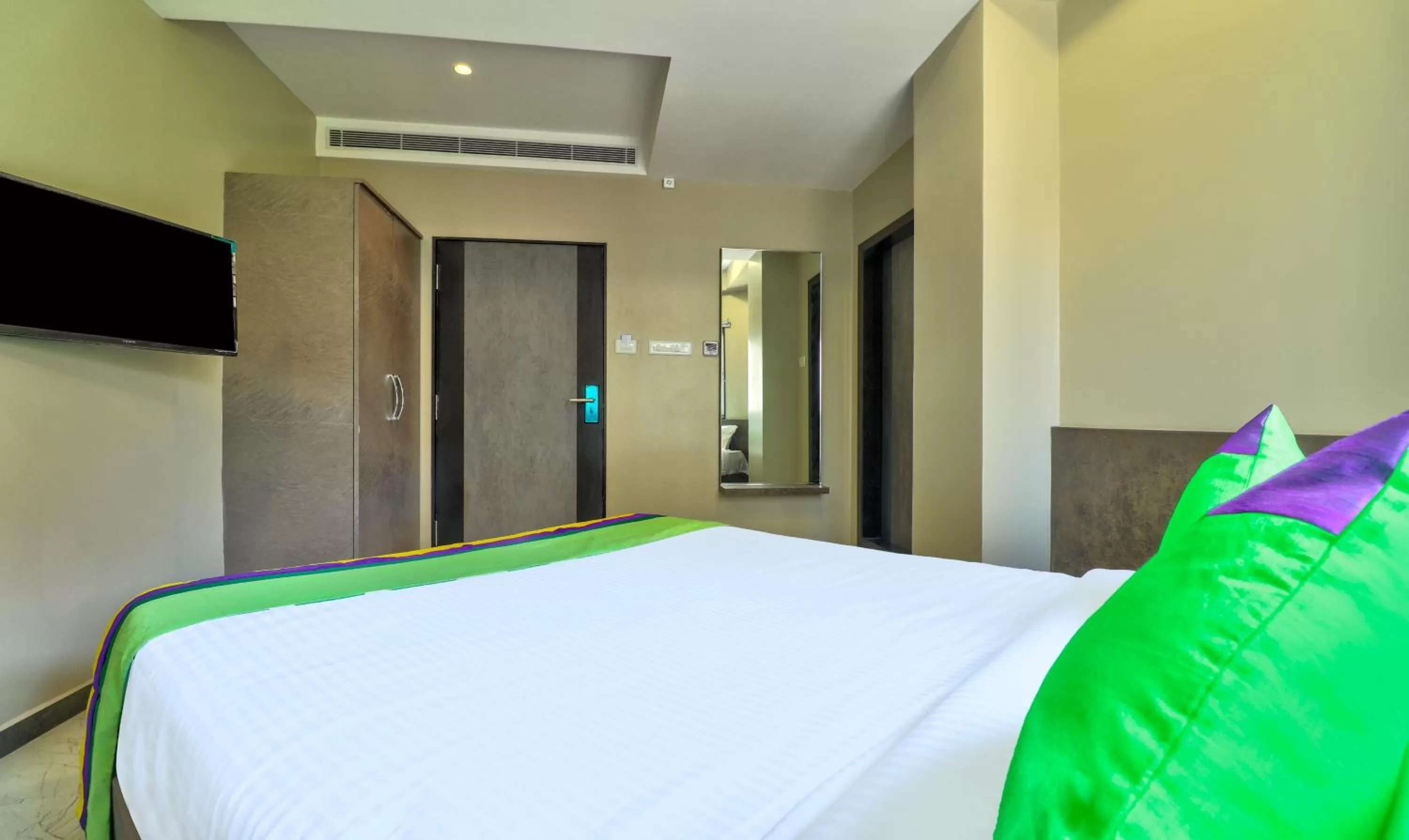 Bedroom, Bed in Treebo Sriz Cozy Seethamadhara