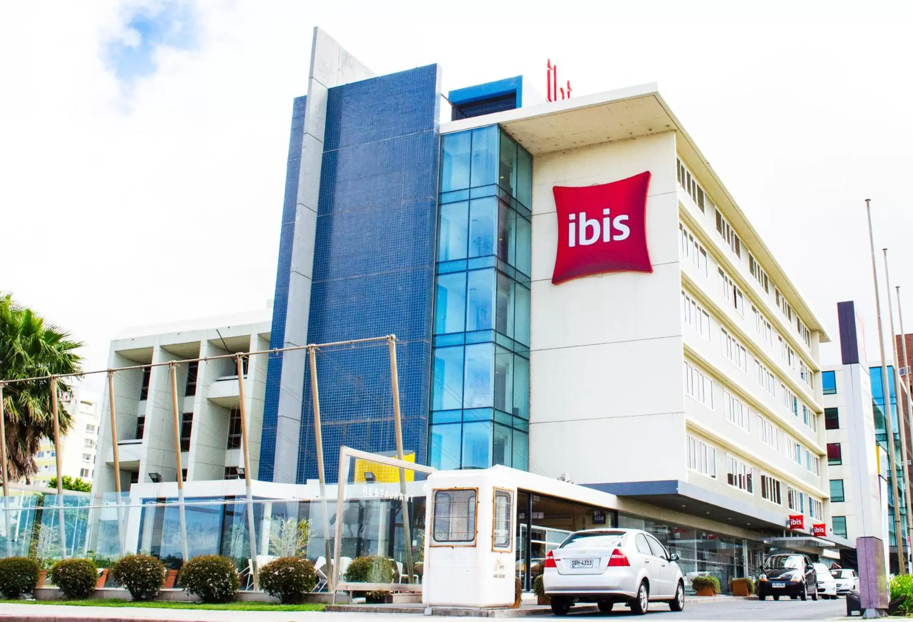 Facade/entrance, Property Building in ibis Montevideo Rambla