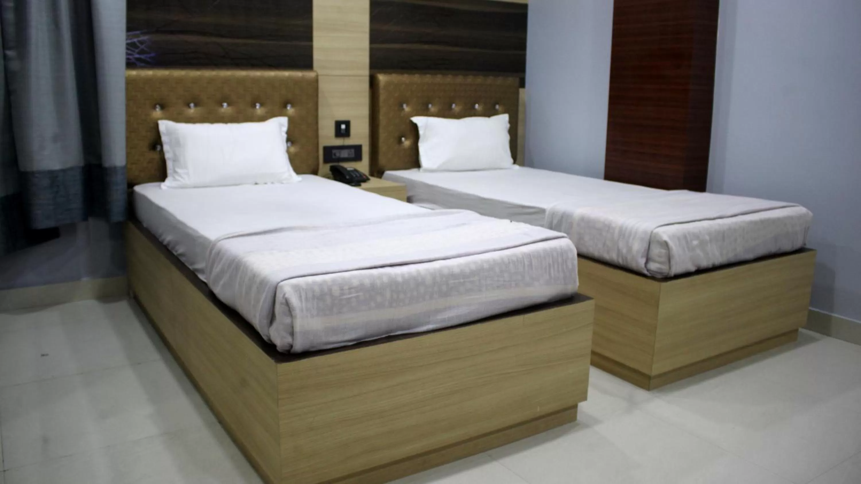 Bathroom, Bed in Hotel Shreemoyee Inn - Kamakhya Temple