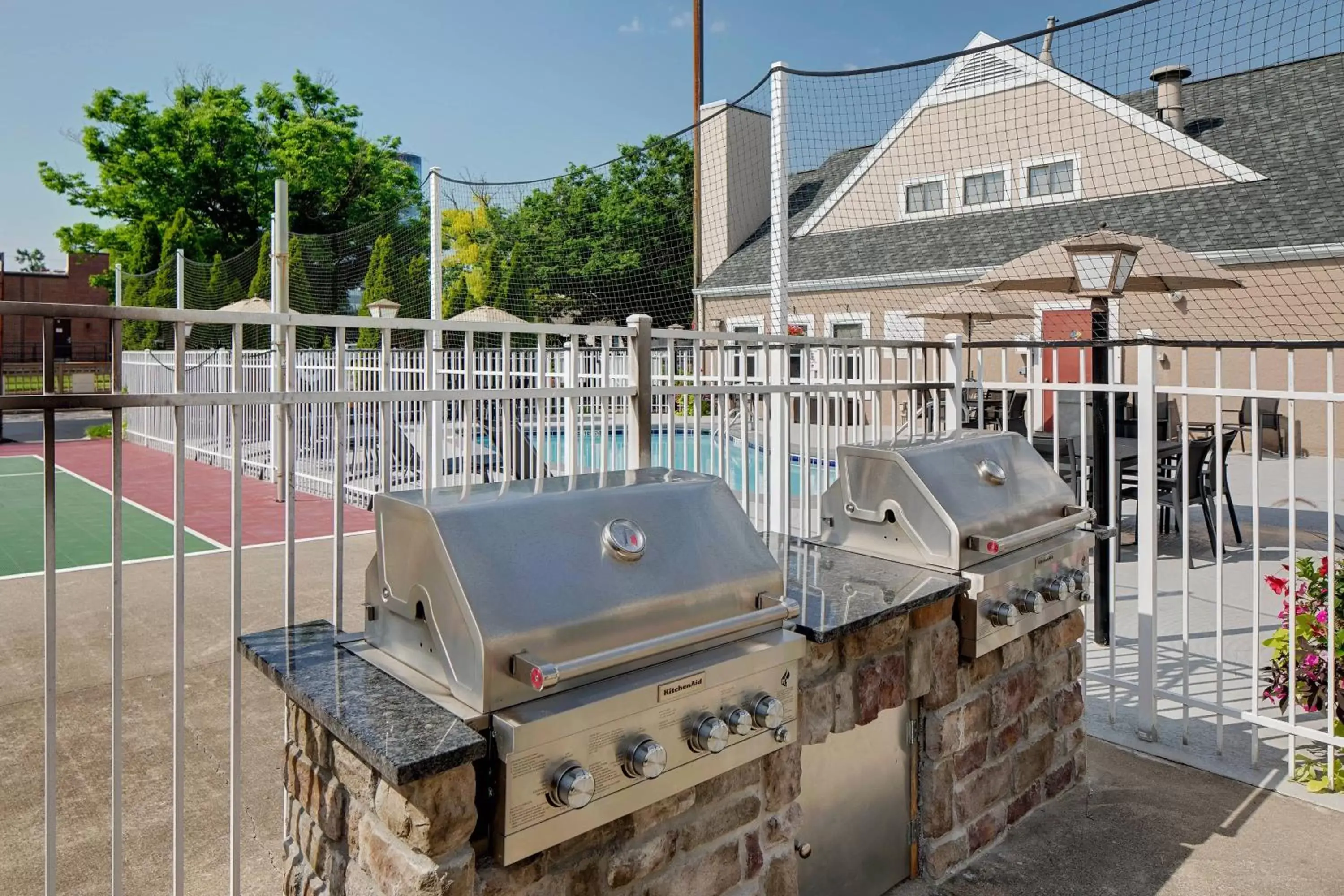 Property building, BBQ Facilities in Residence Inn Louisville East