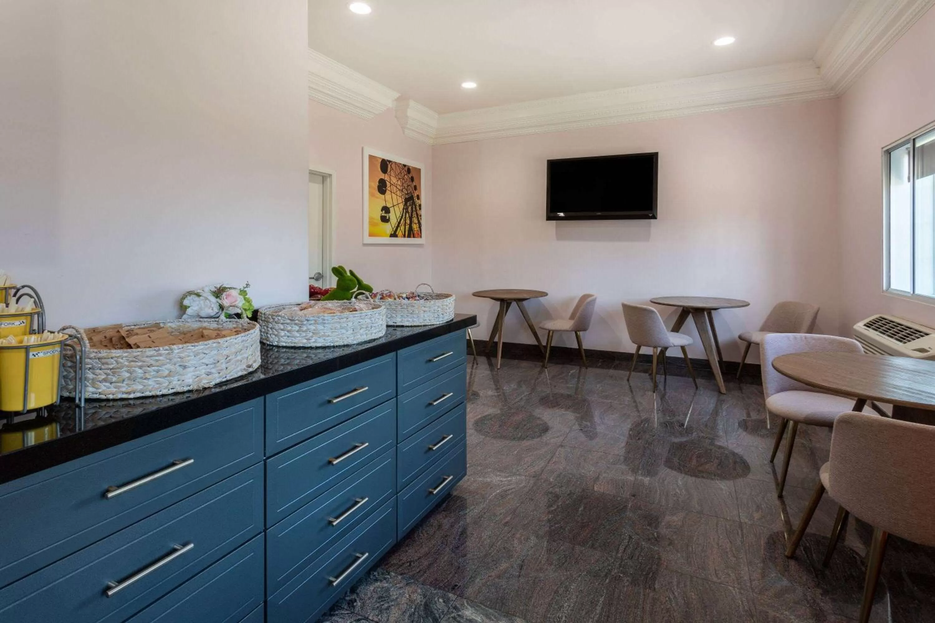 Breakfast in Days Inn by Wyndham Santa Monica