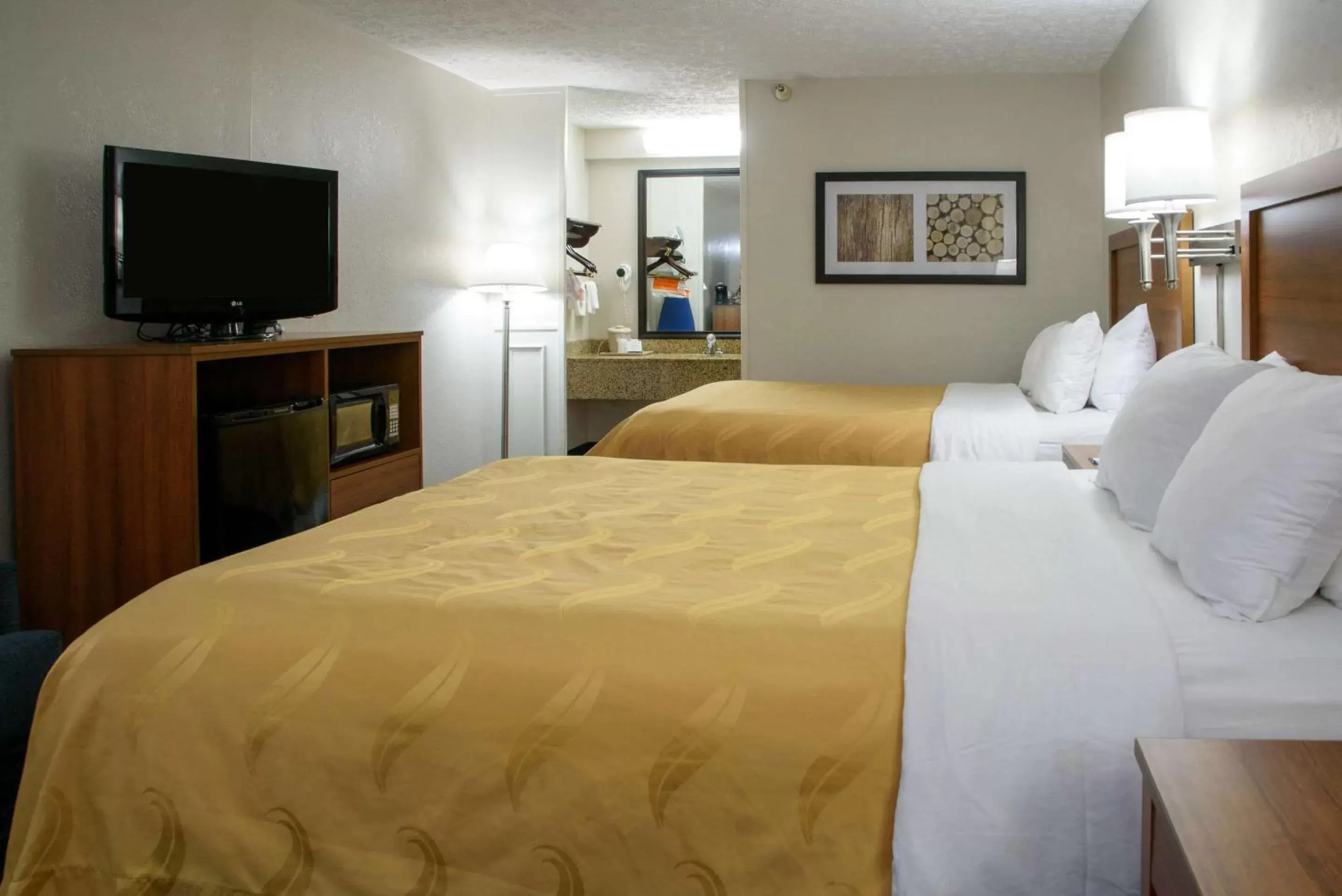 Bedroom, Bed in Quality Inn