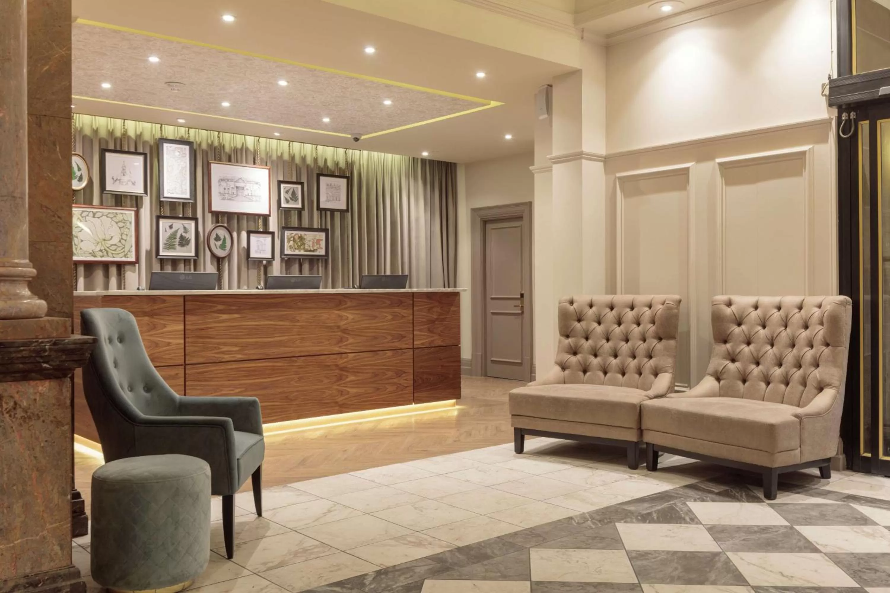 Lobby or reception in DoubleTree by Hilton Harrogate Majestic Hotel & Spa