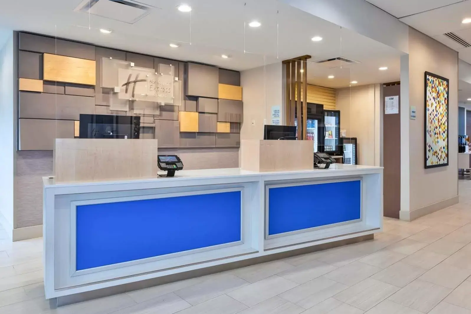 Lobby/Reception in Holiday Inn Express & Suites - Grand Rapids Airport - South, an IHG Hotel