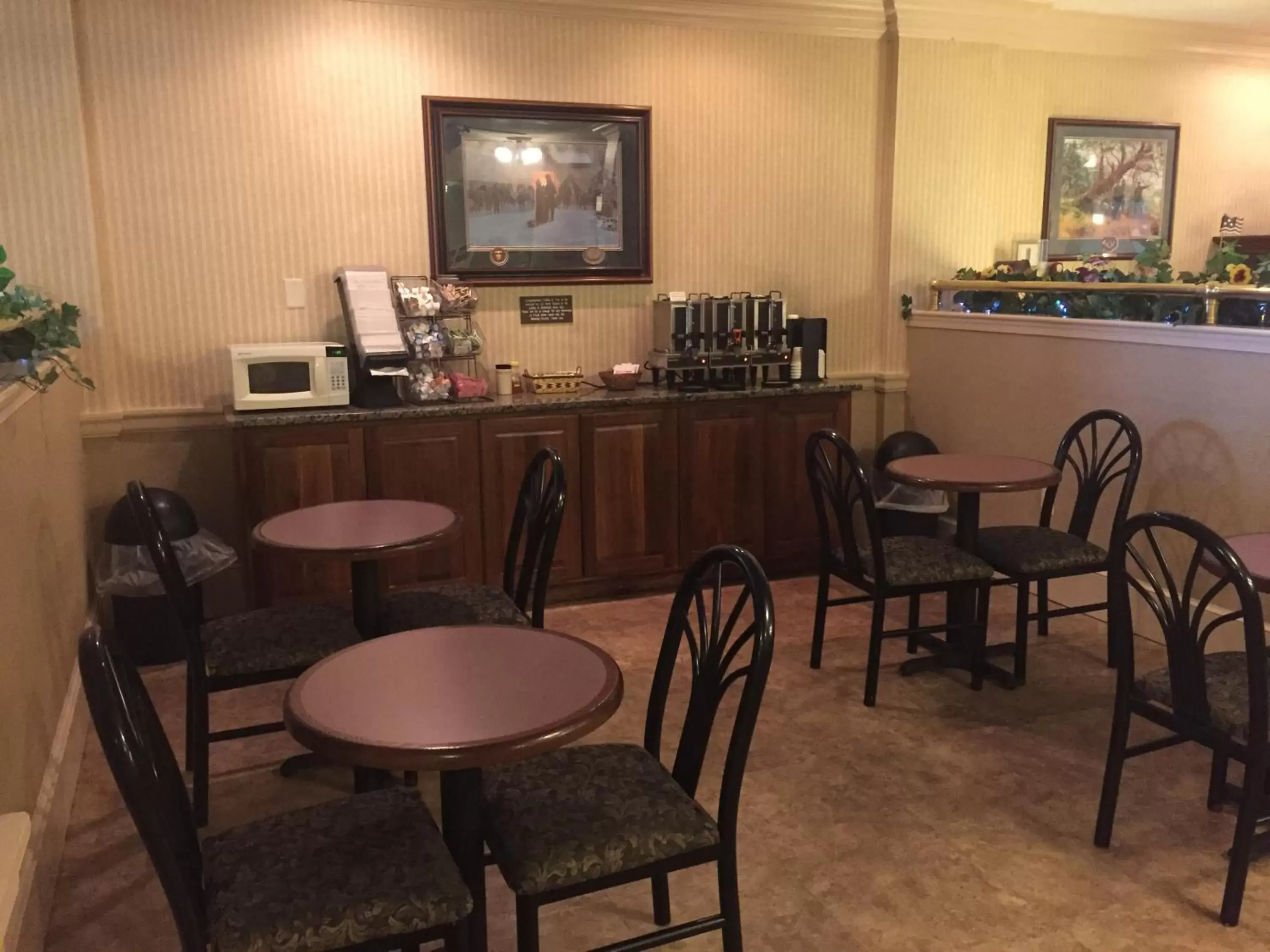 Non alcoholic drinks, Restaurant/Places to Eat in 1863 Inn of Gettysburg