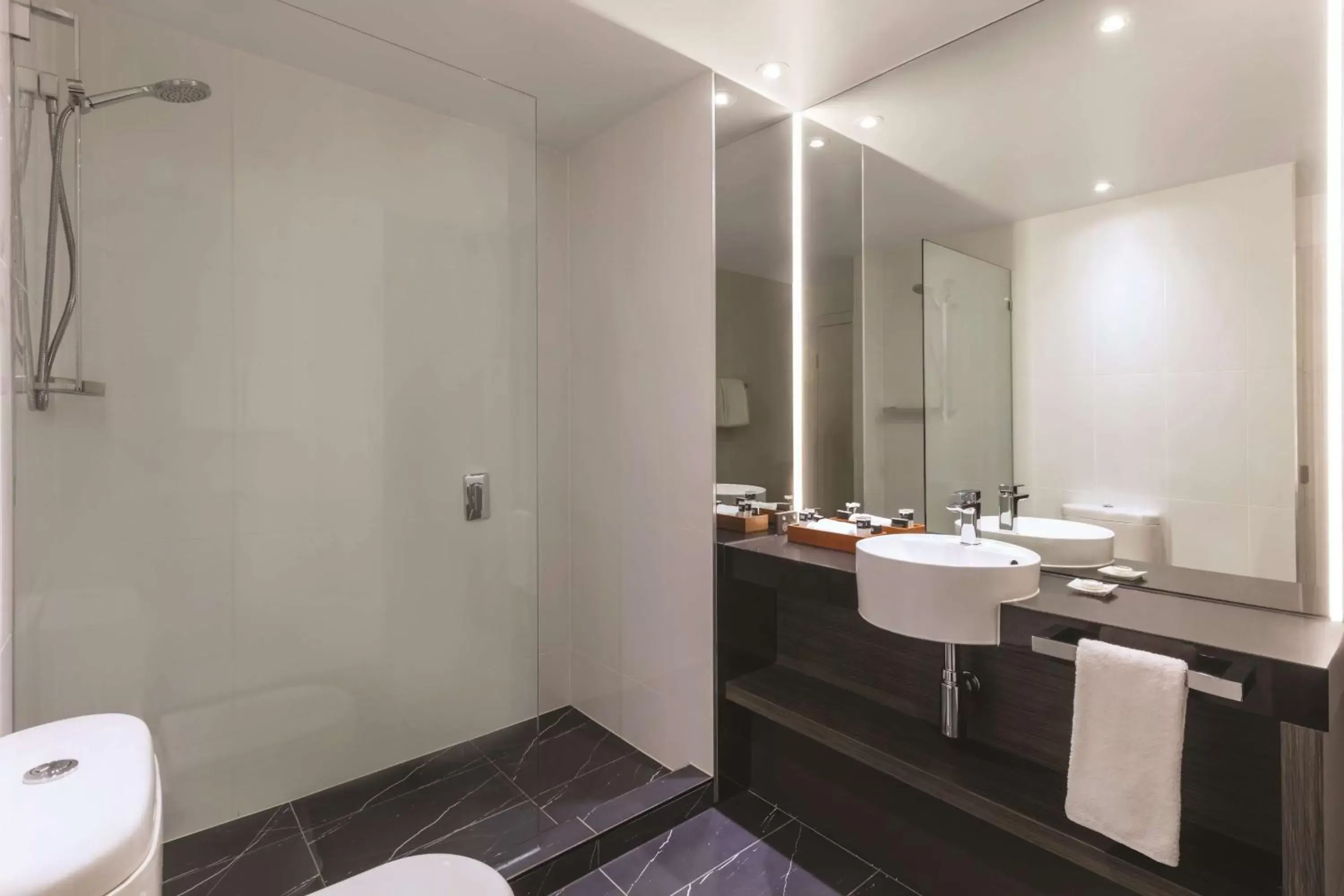 Shower, Bathroom in Adina Apartment Hotel Melbourne