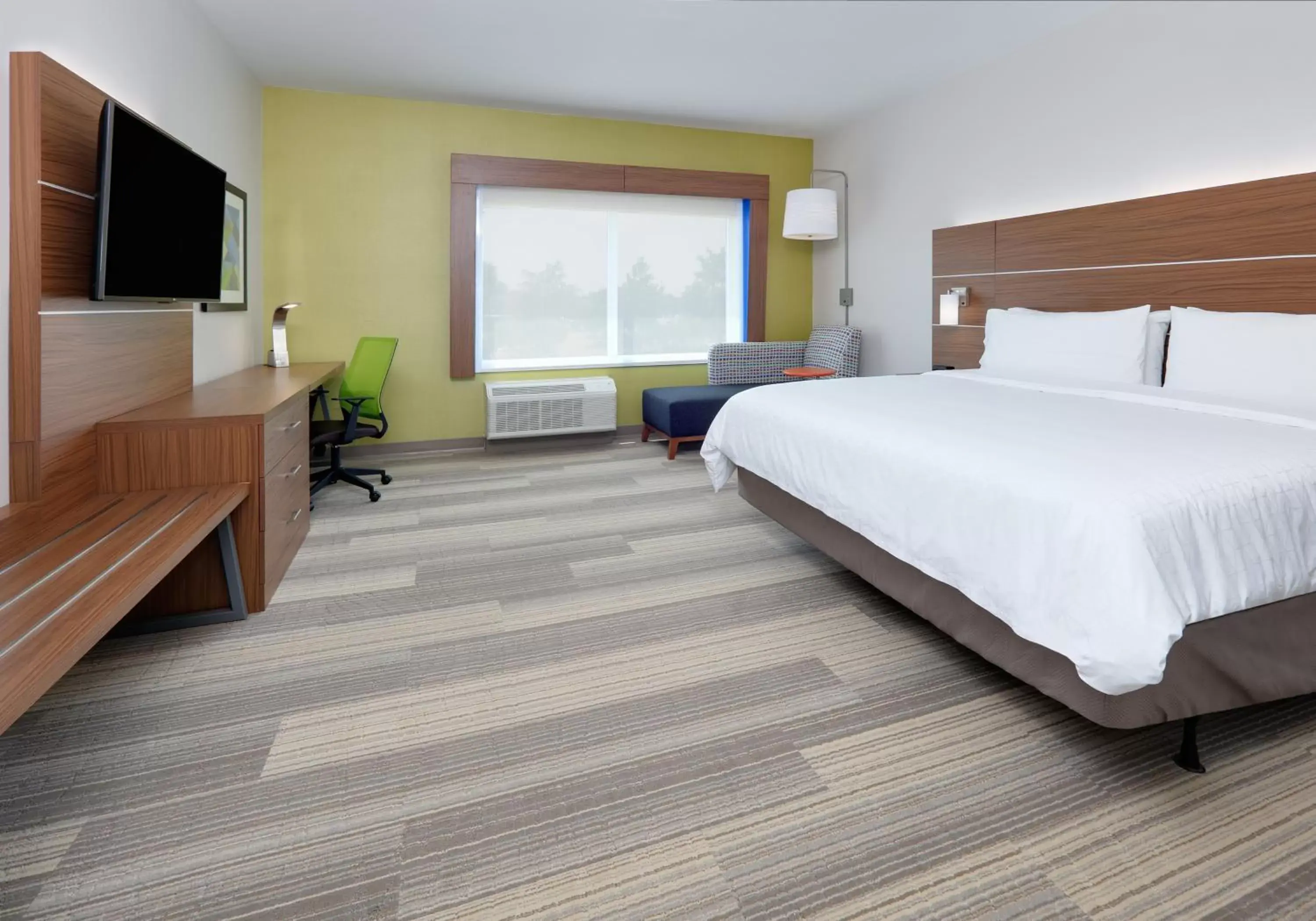 Photo of the whole room, Bed in Holiday Inn Express & Suites - Dallas NW HWY - Love Field, an IHG Hotel