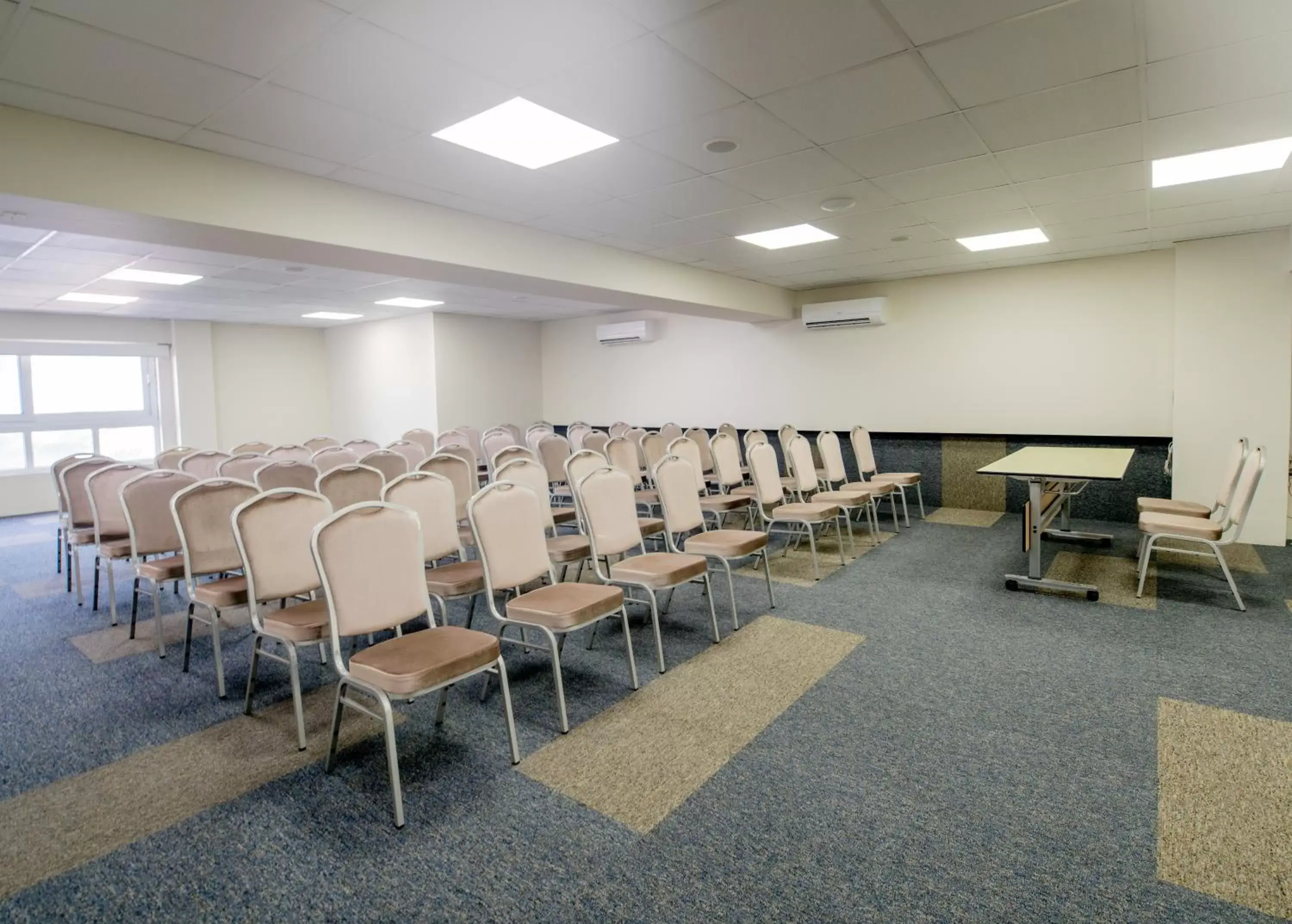 Meeting/conference room in Gran Cavancha Hotel & Apartment