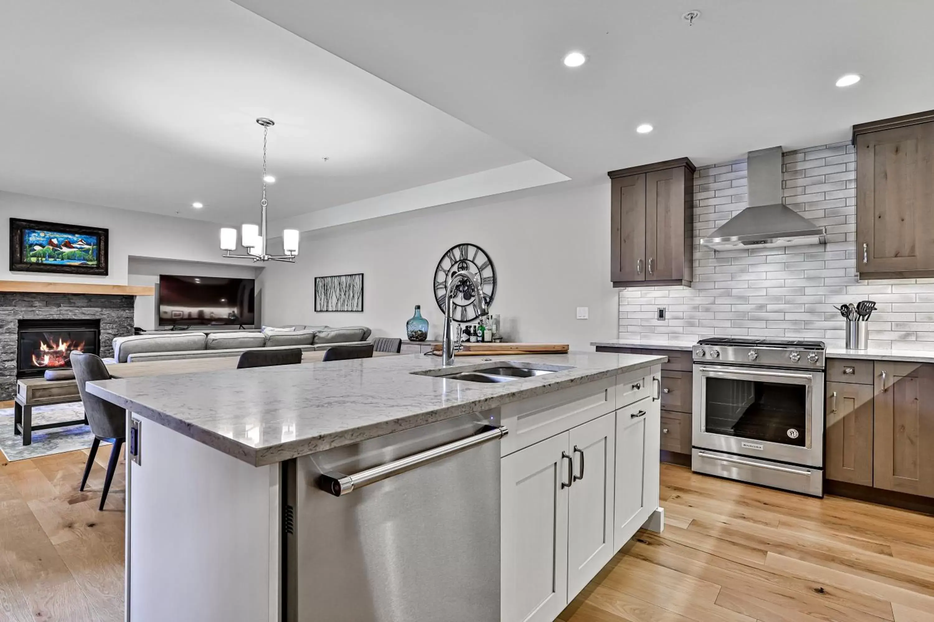 kitchen, Kitchen/Kitchenette in Tamarack Lodge by Spring Creek Vacations