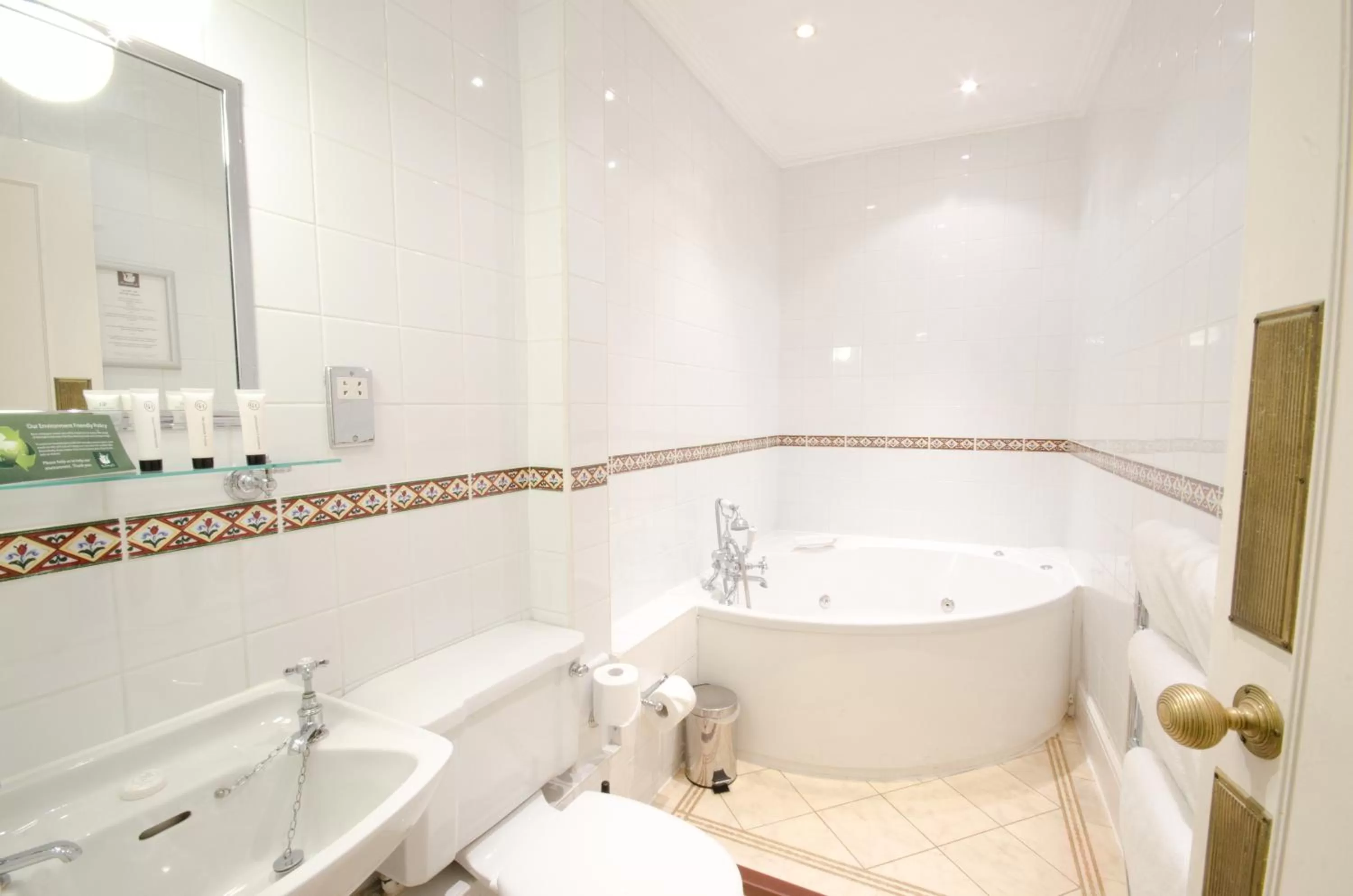 Bathroom in The Snooty Fox