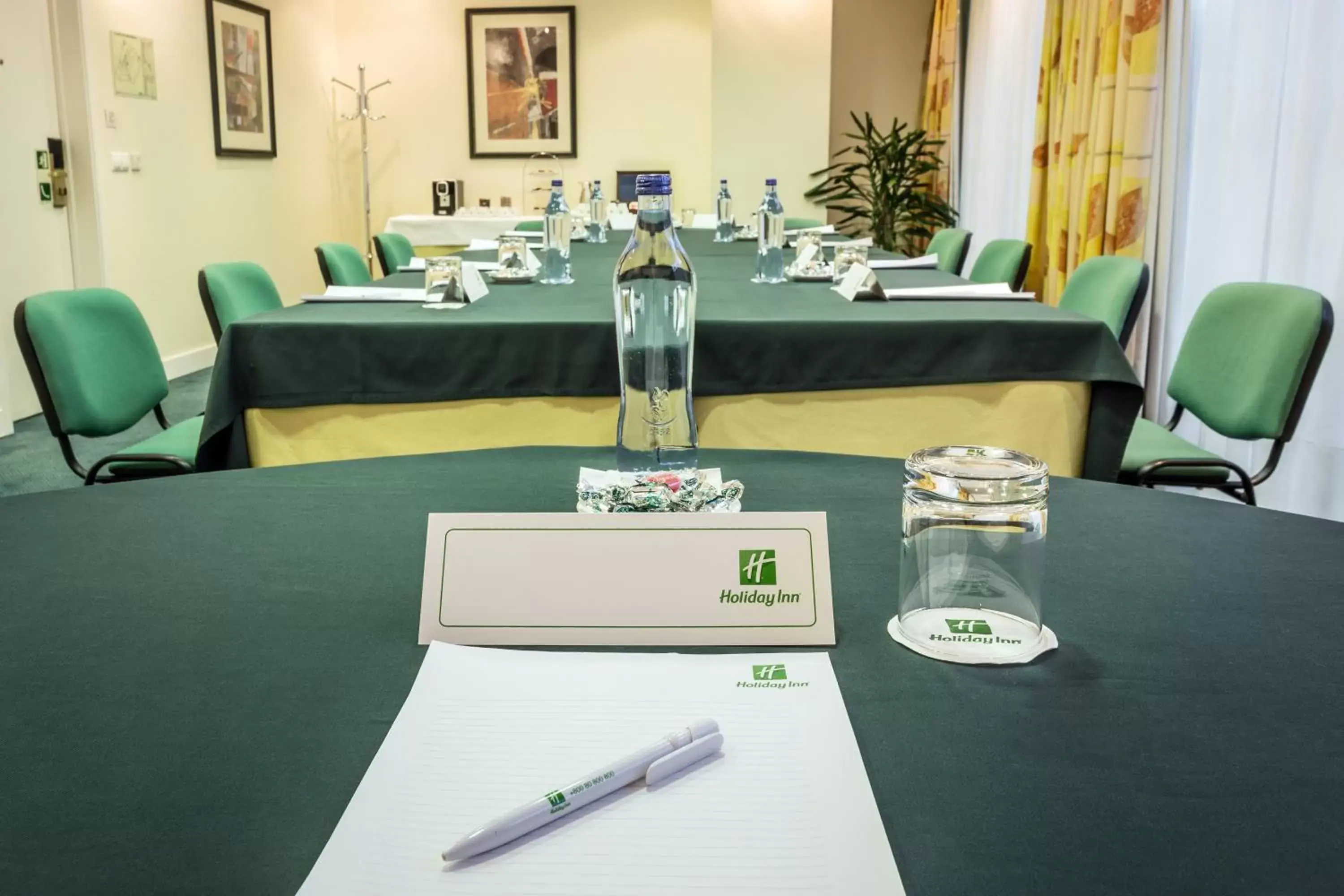 Meeting/conference room, Restaurant/Places to Eat in Holiday Inn Lisbon, an IHG Hotel
