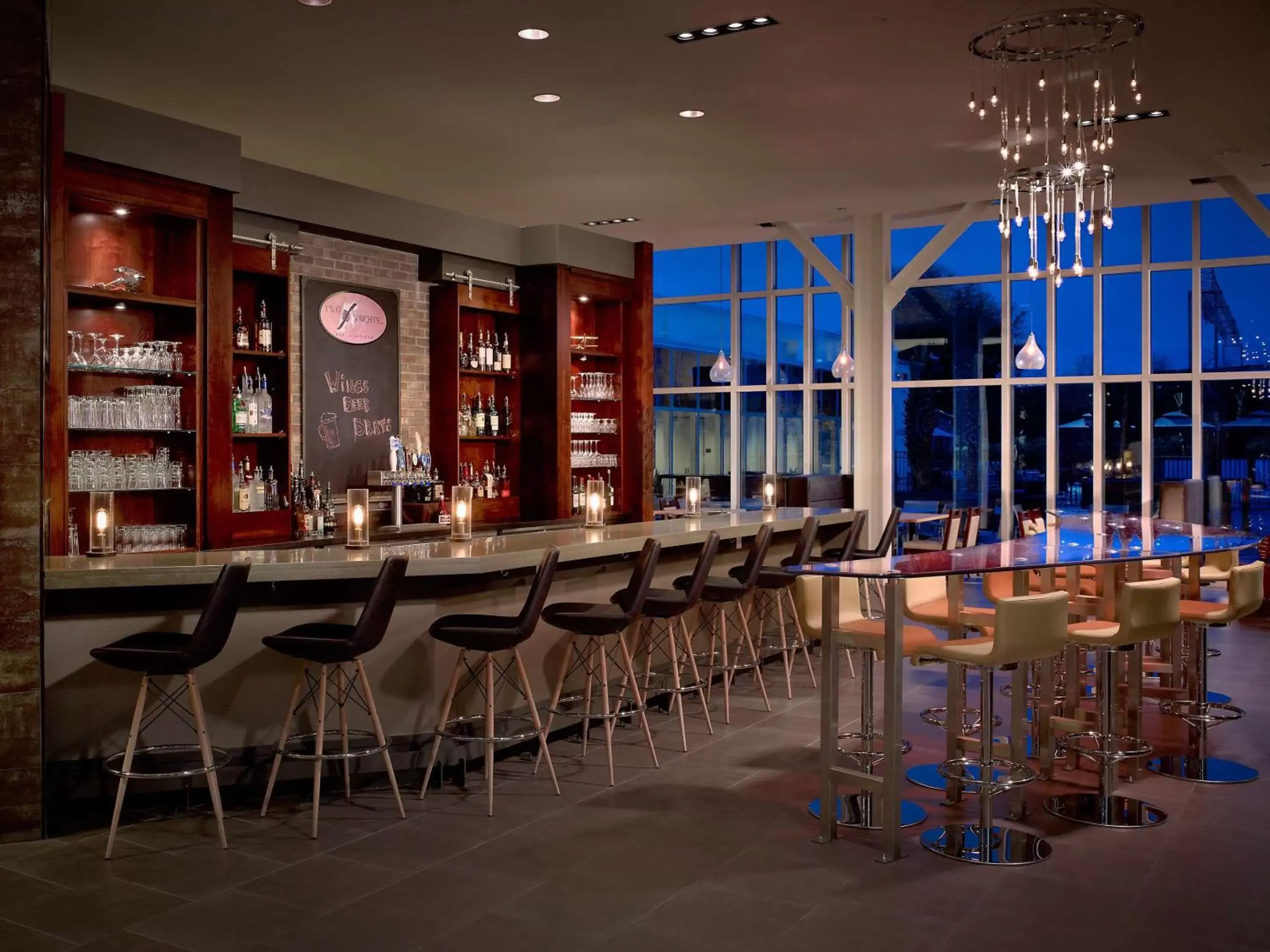 Lounge or bar, Lounge/Bar in DoubleTree Hotel & Suites Charleston Airport