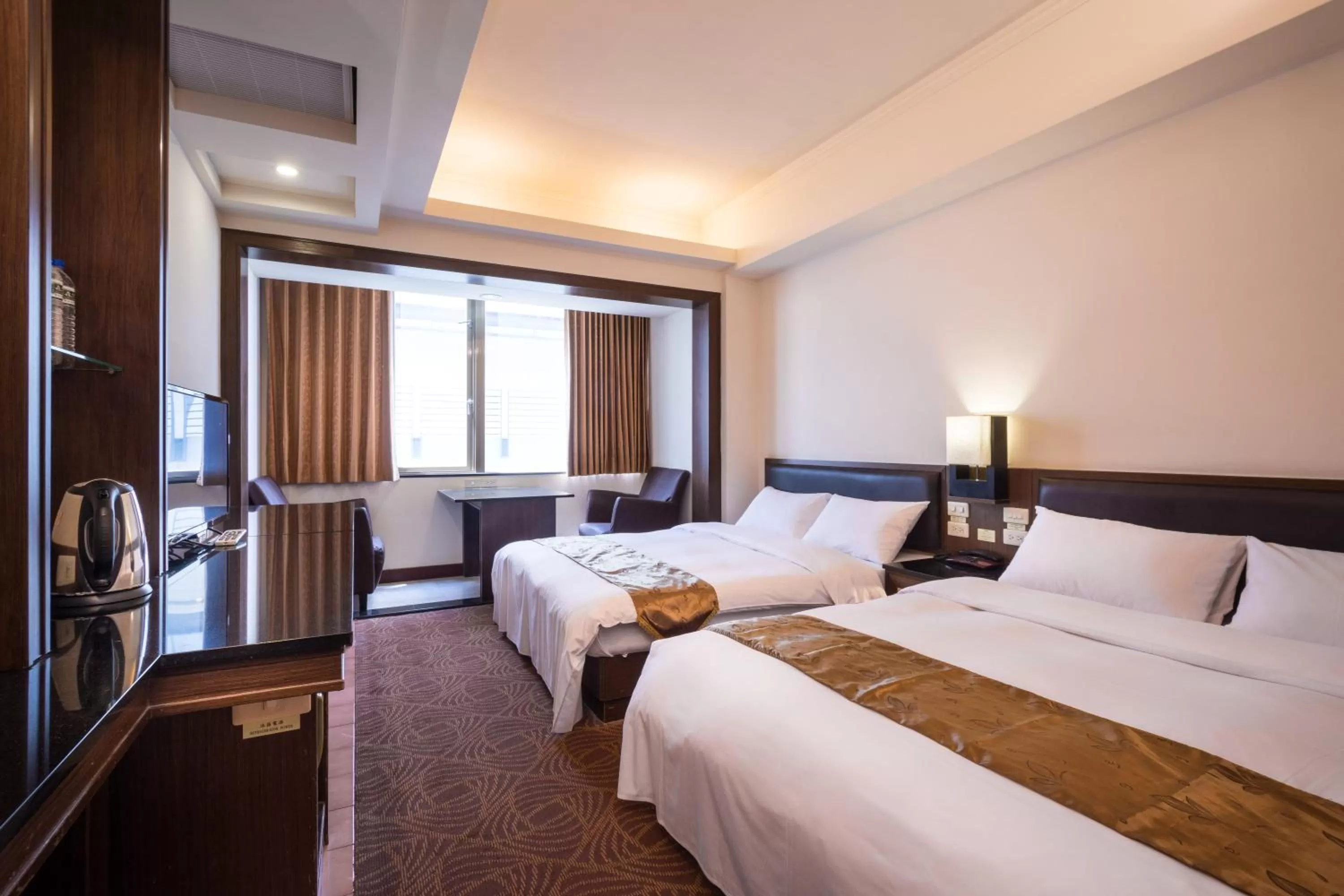 TV and multimedia, Bed in Twinstar Hotel