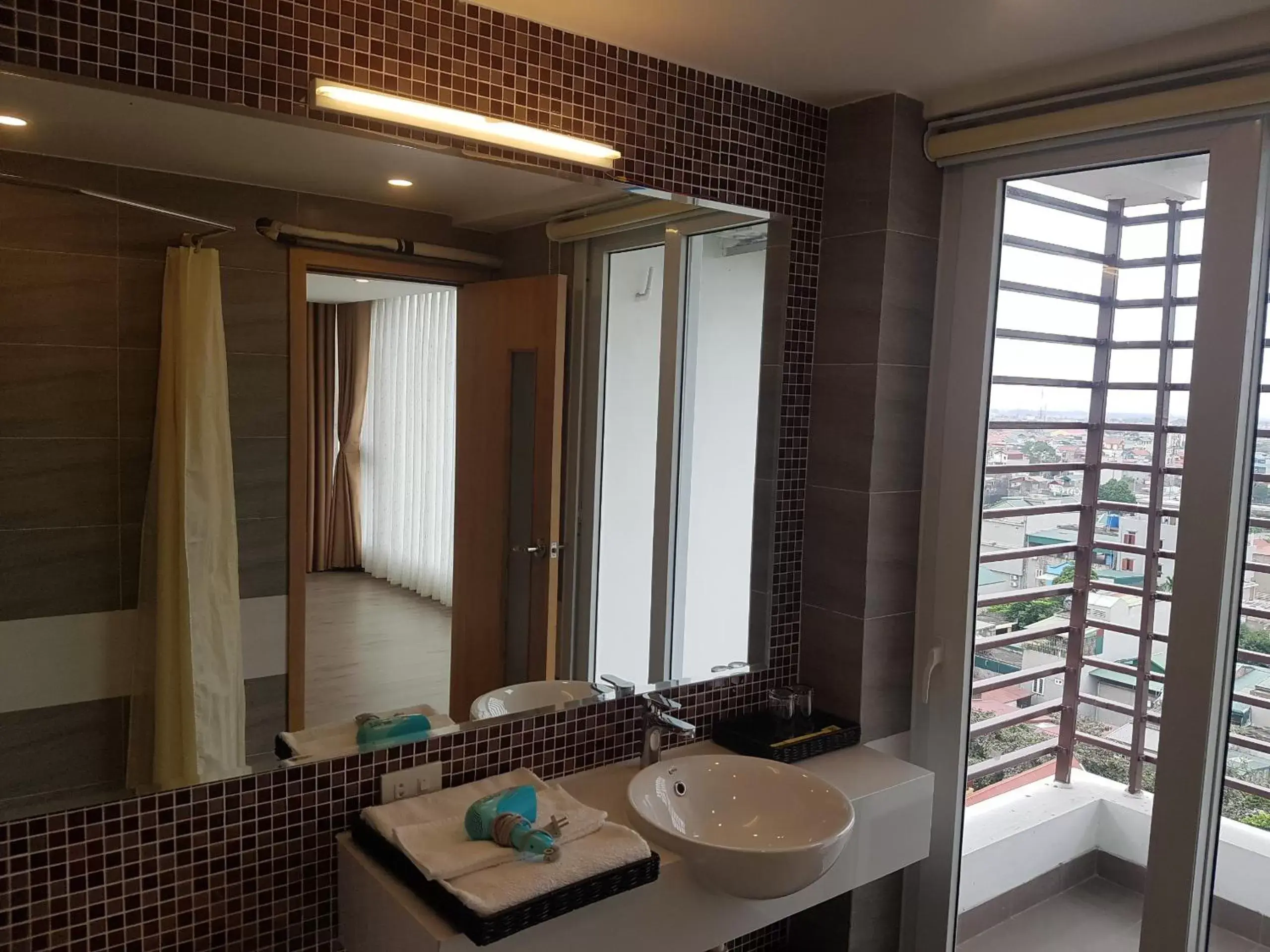 Bathroom in The Queen Hotel Ninh Binh