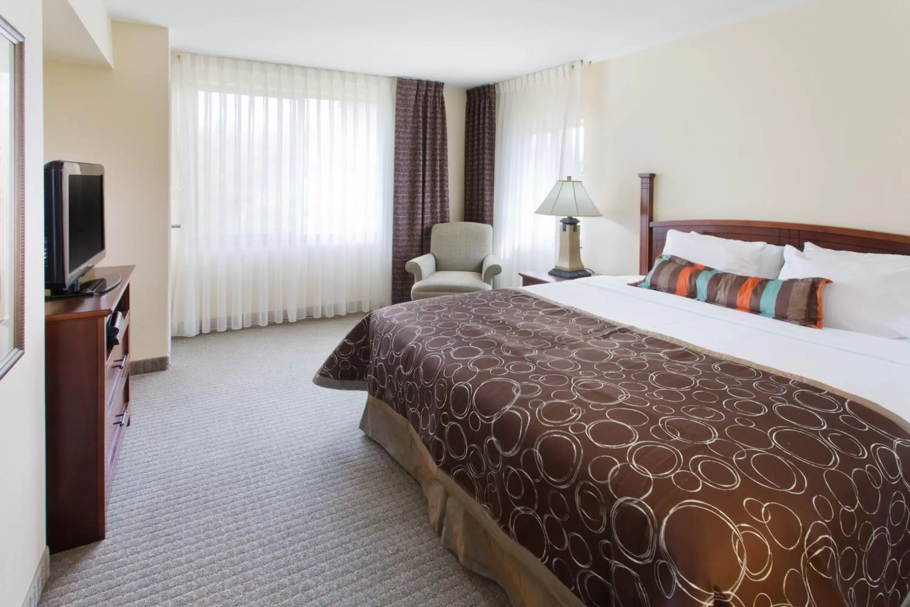 Photo of the whole room, Bed in Staybridge Suites Everett - Paine Field, an IHG Hotel