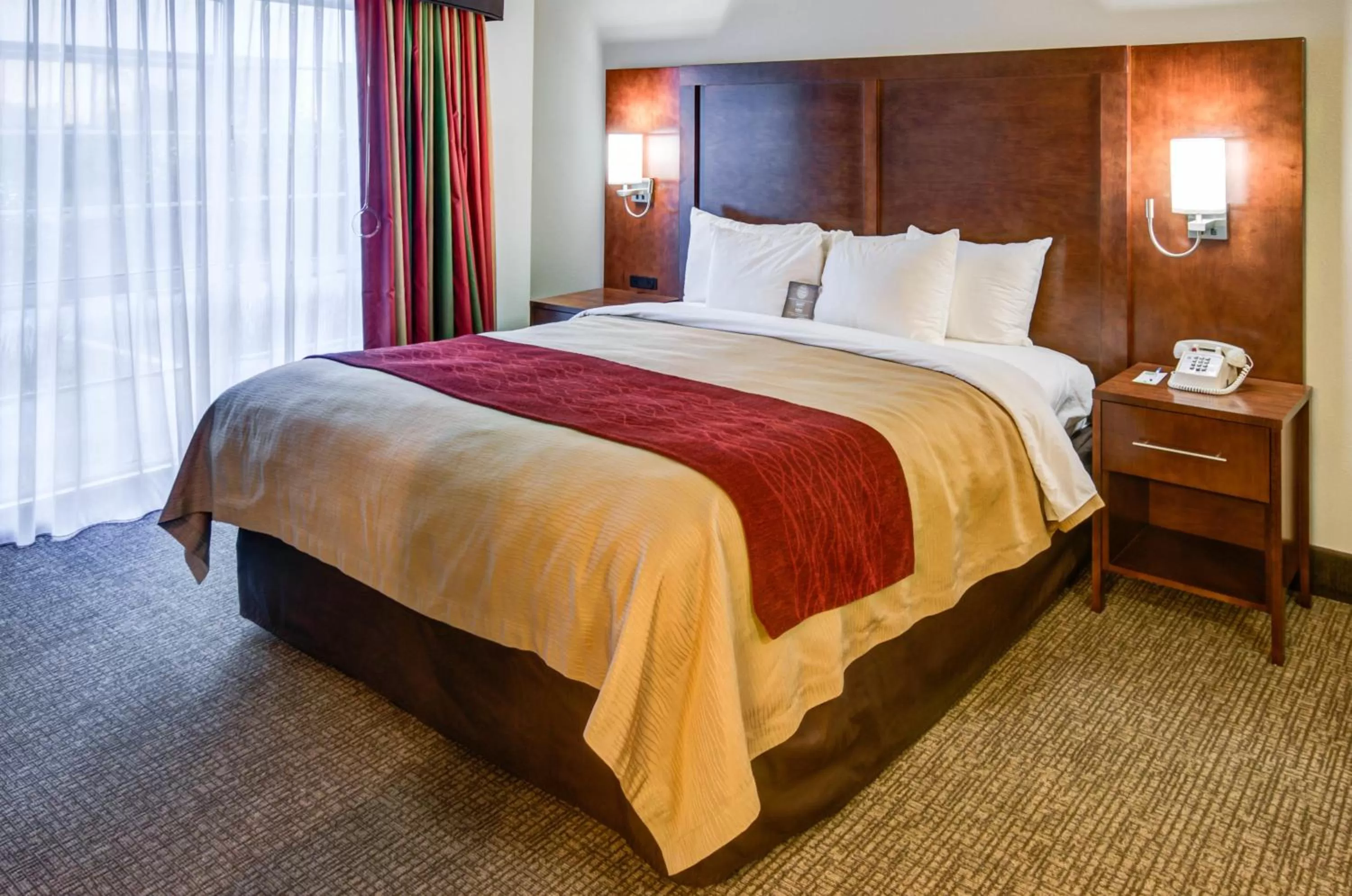 King Room with Sofa Bed  - Non-Smoking in Comfort Inn Redding Near I-5