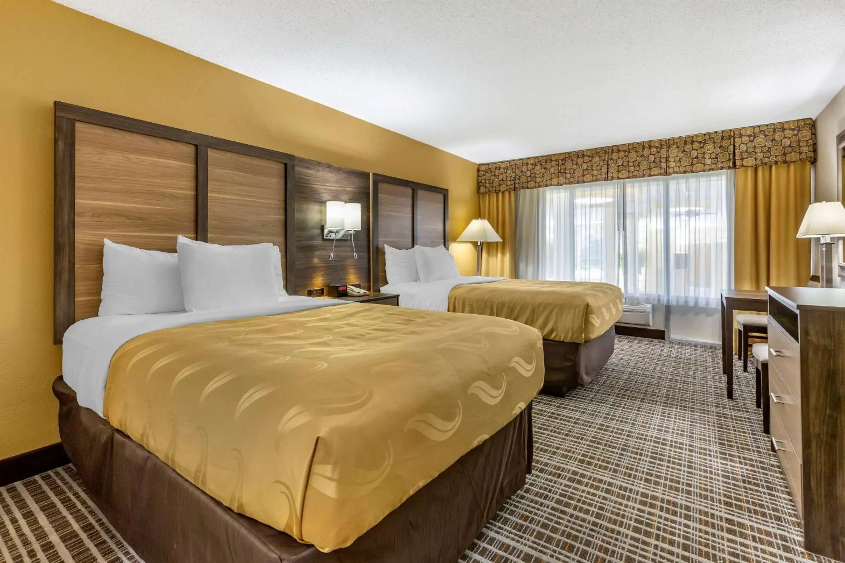 Photo of the whole room, Room Photo in Quality Inn & Suites - Greensboro-High Point