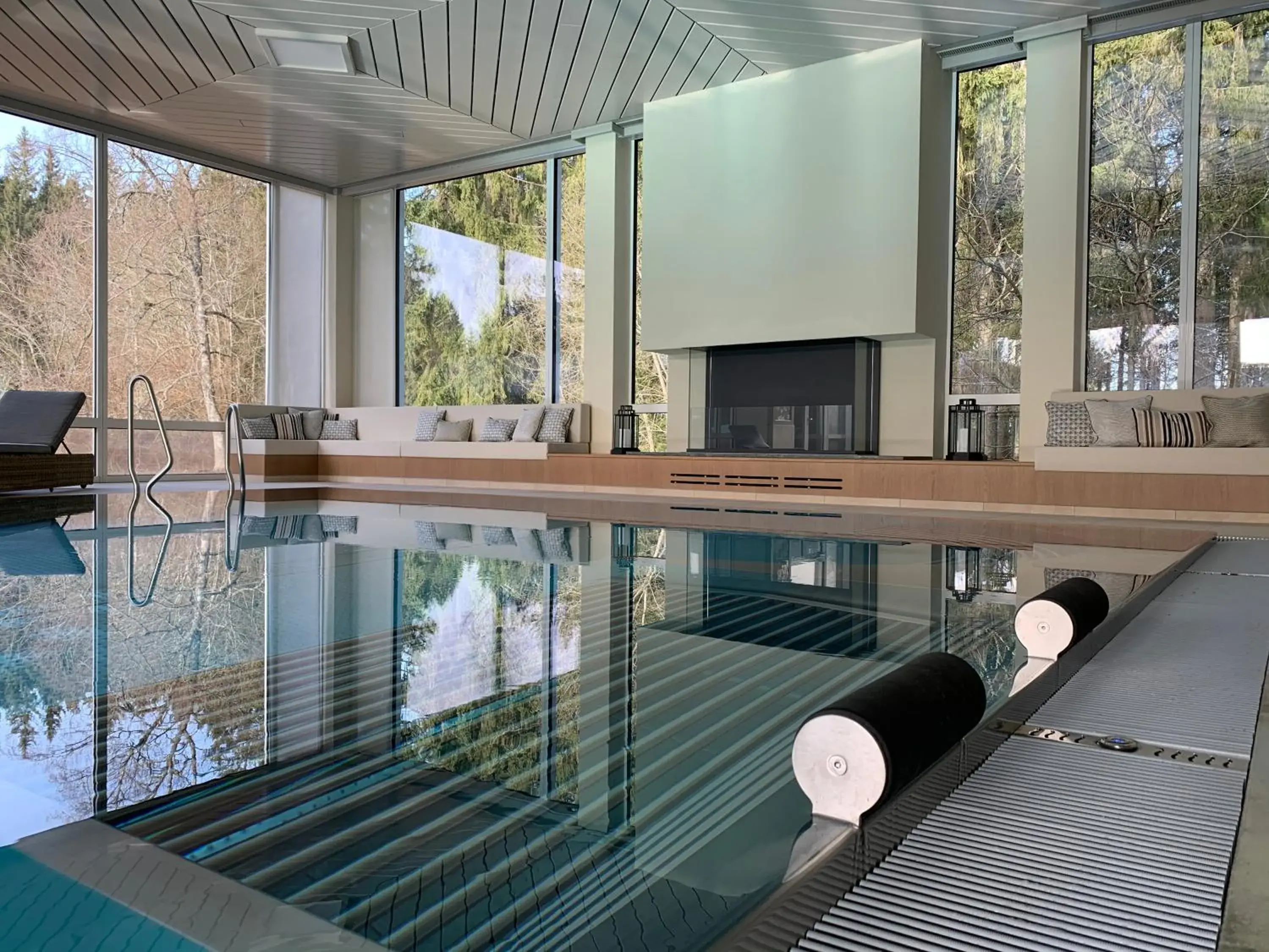 Swimming pool in Hotel Saigerhöh