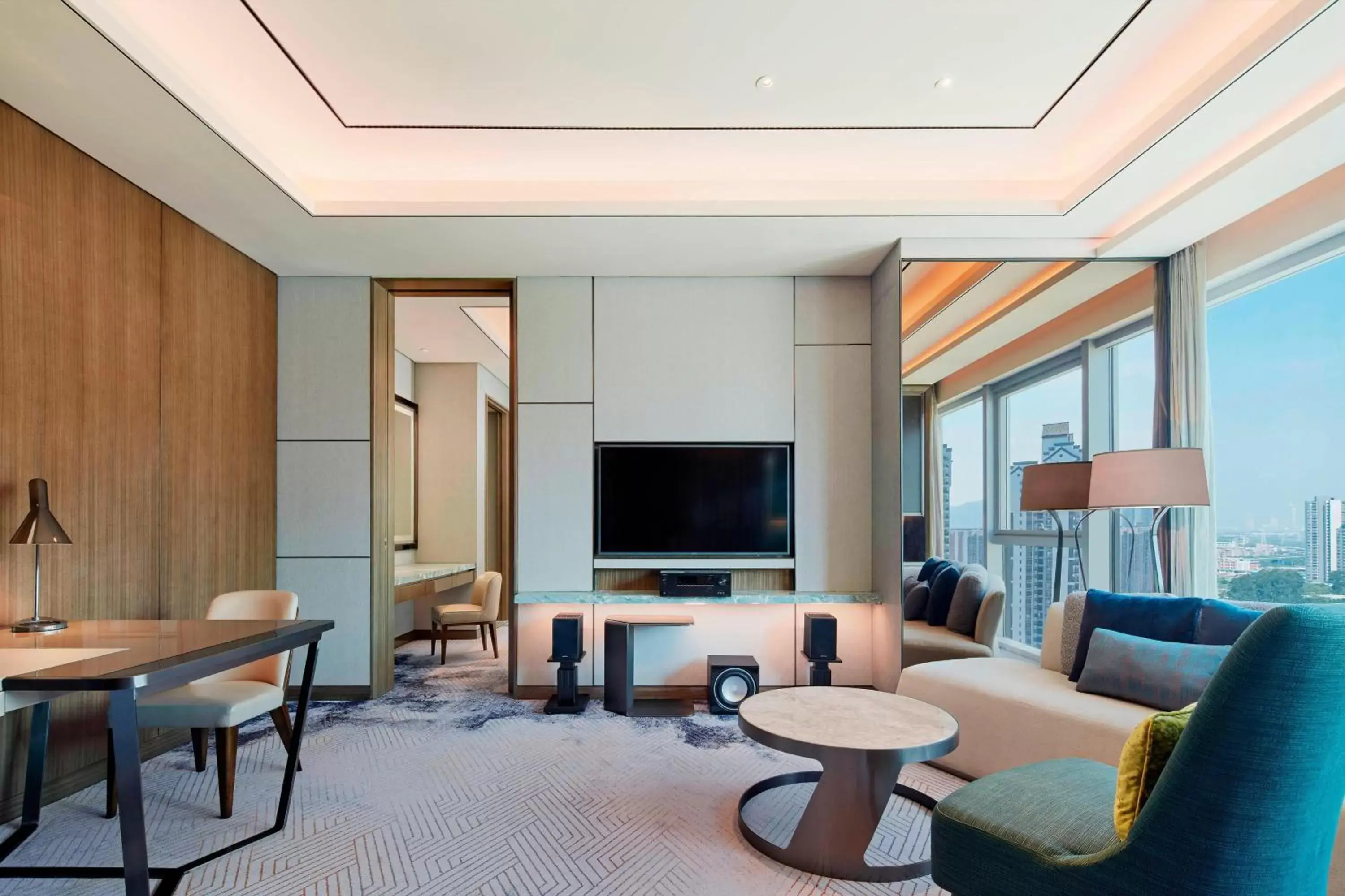 Living room, Seating Area in Sheraton Guangzhou Nansha Hotel