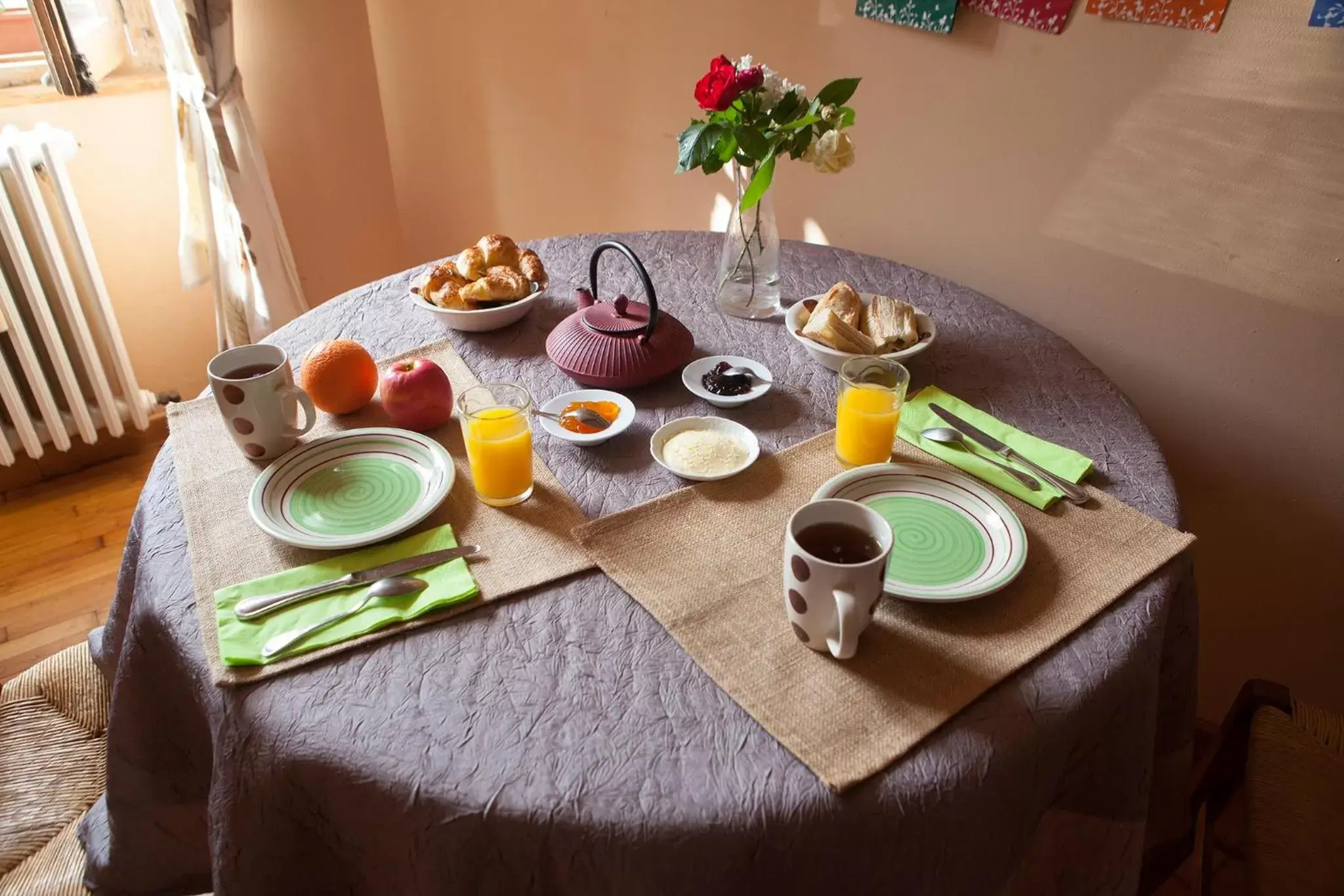 Continental breakfast, Breakfast in Au coeur de Montastruc-la-Conseillère - Chambres d'hôtes