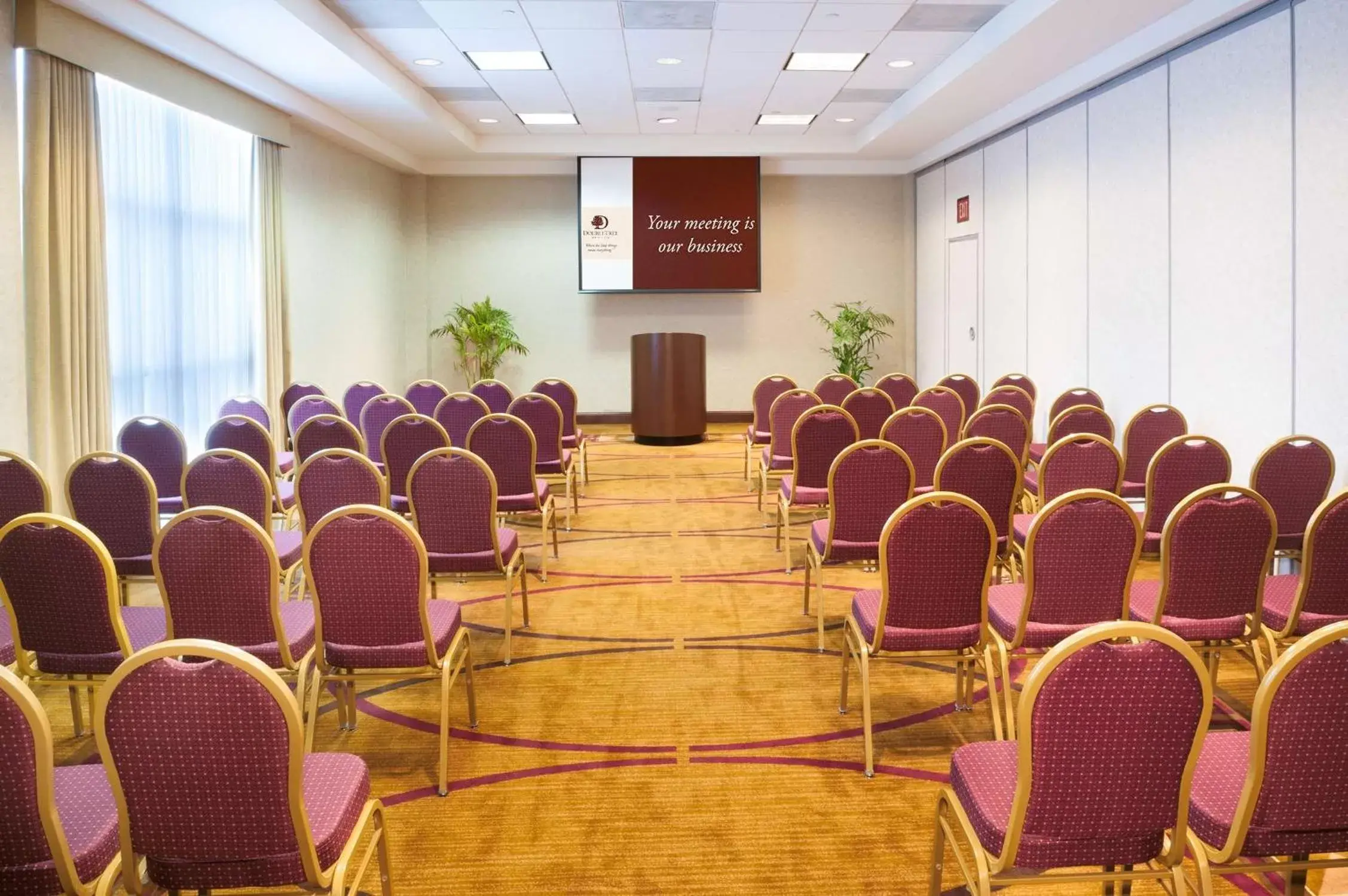 Meeting/conference room in DoubleTree by Hilton Milwaukee/Brookfield