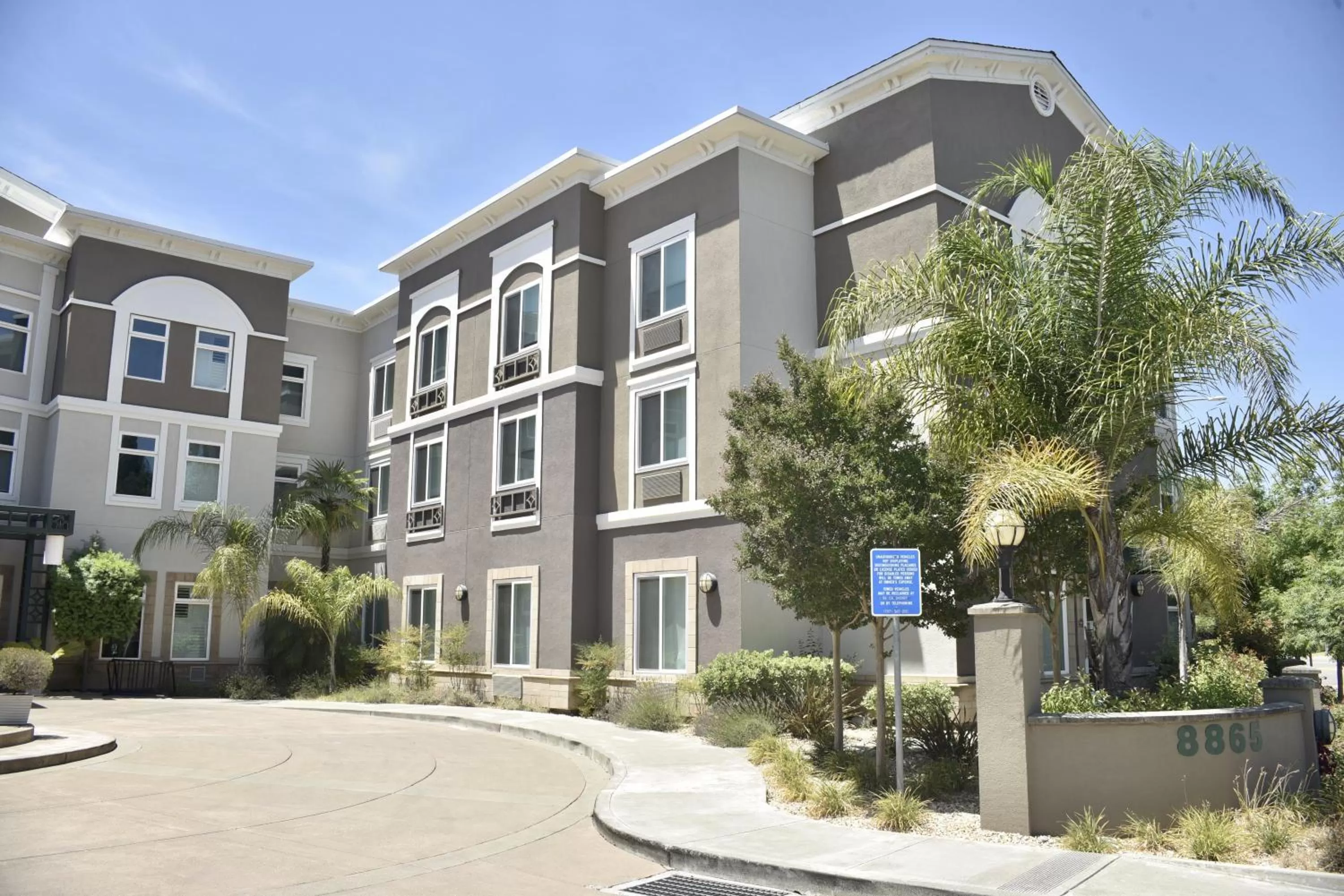 Property building in Holiday Inn Express Windsor Sonoma Wine Country by IHG