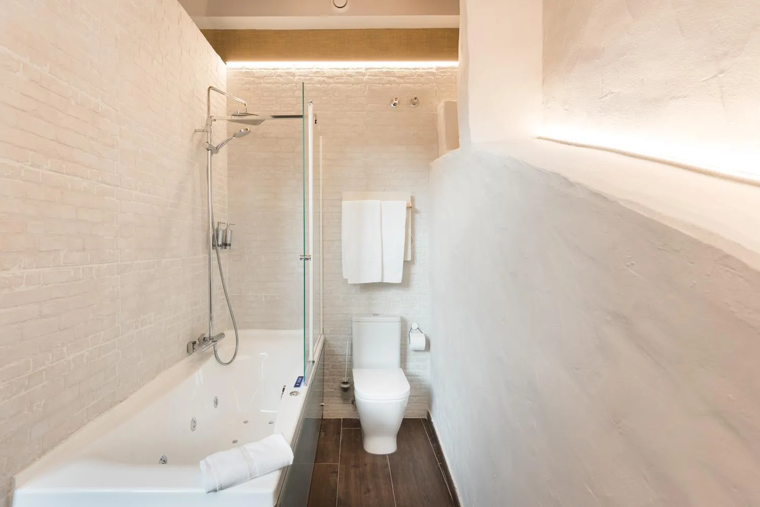 Hot Tub in Hotel Rural Sagarlore