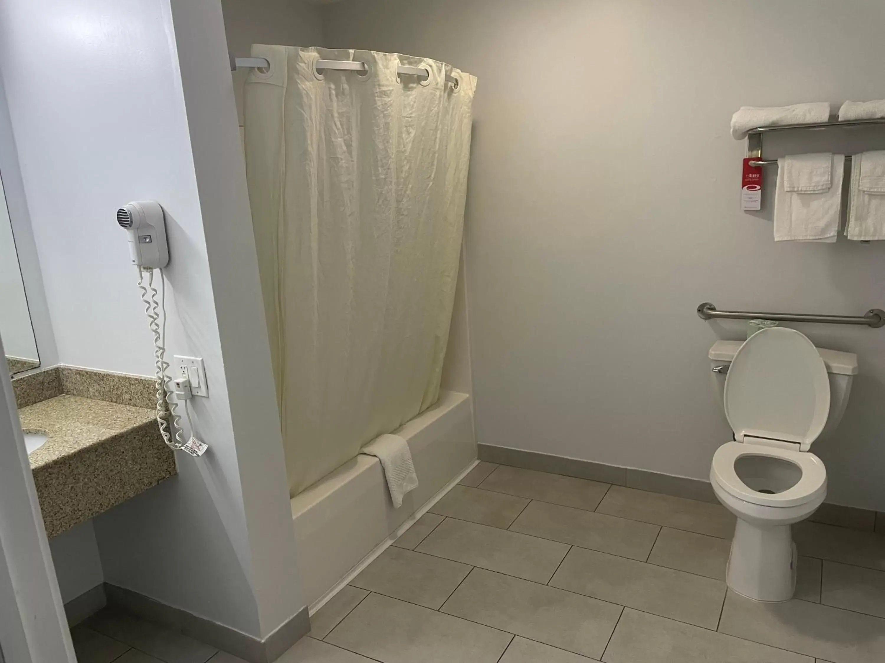 Shower, Bathroom in Econo Lodge Jefferson Hills Hwy 51