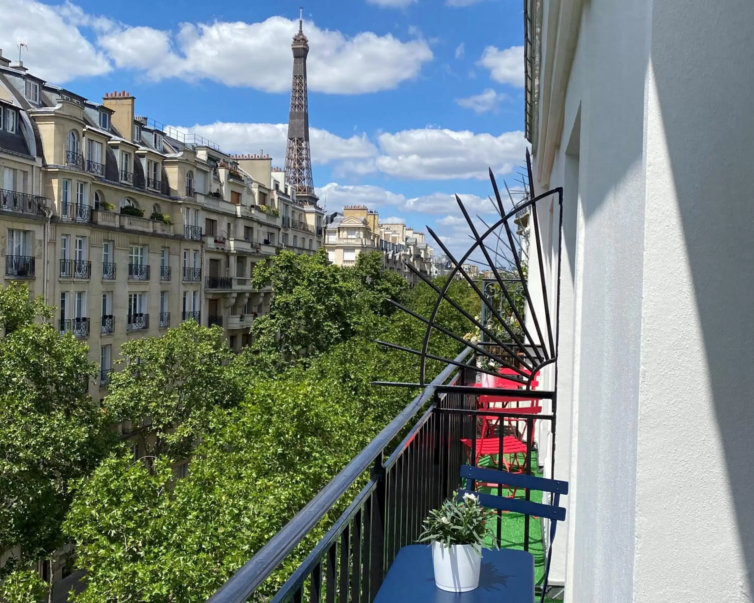 Balcony/Terrace in Hôtel Le Cercle Tour Eiffel