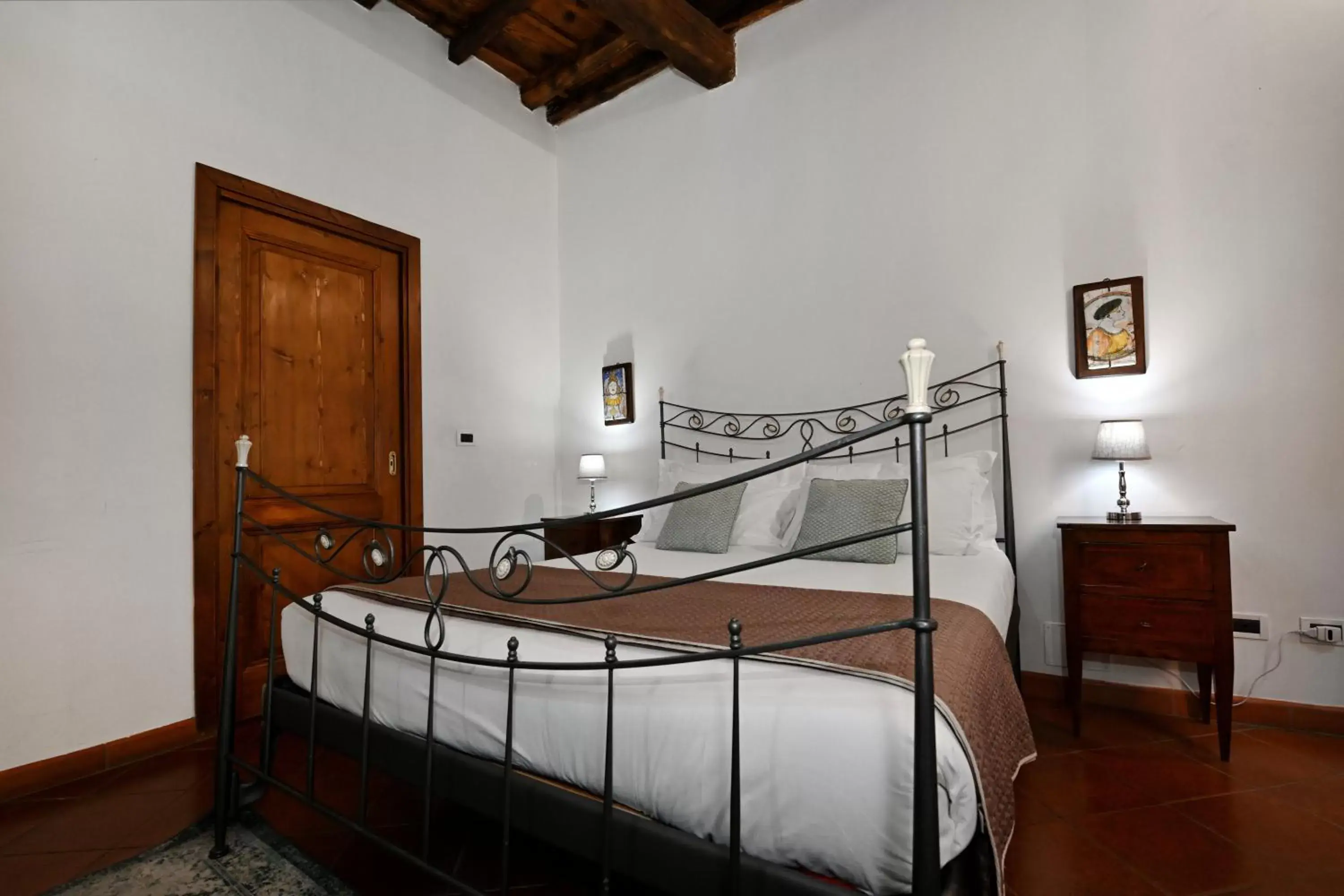Double Room with Private Bathroom - single occupancy in Vicolo dell'Aquila - Residenze Romanae Double Room with Private Bathroom - single occupancy in Vicolo dell'Aquila - Residenze Romanae