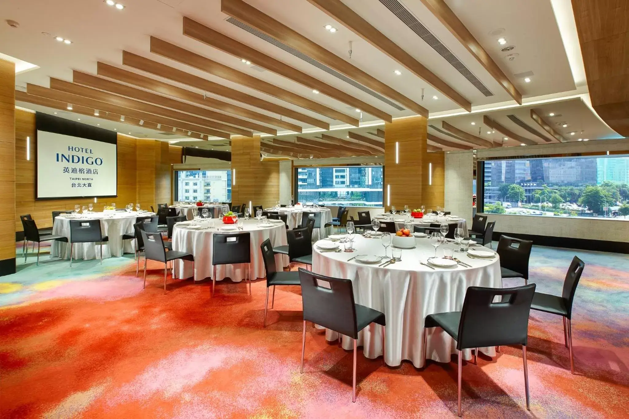 Meeting/conference room, Restaurant/Places to Eat in Hotel Indigo Taipei North, an IHG Hotel