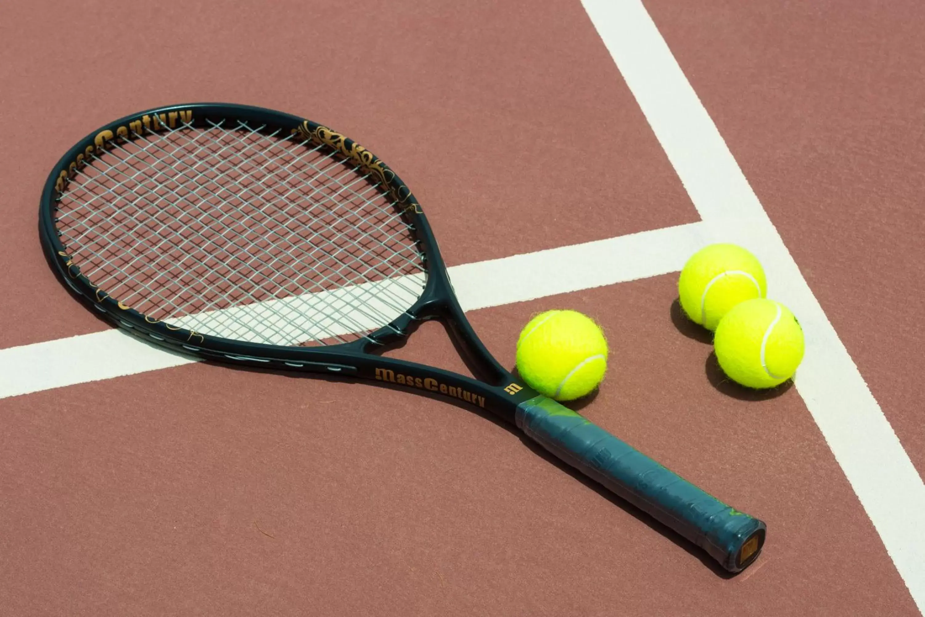 Tennis court, Tennis/Squash in Radisson Blu Hotel N'Djamena