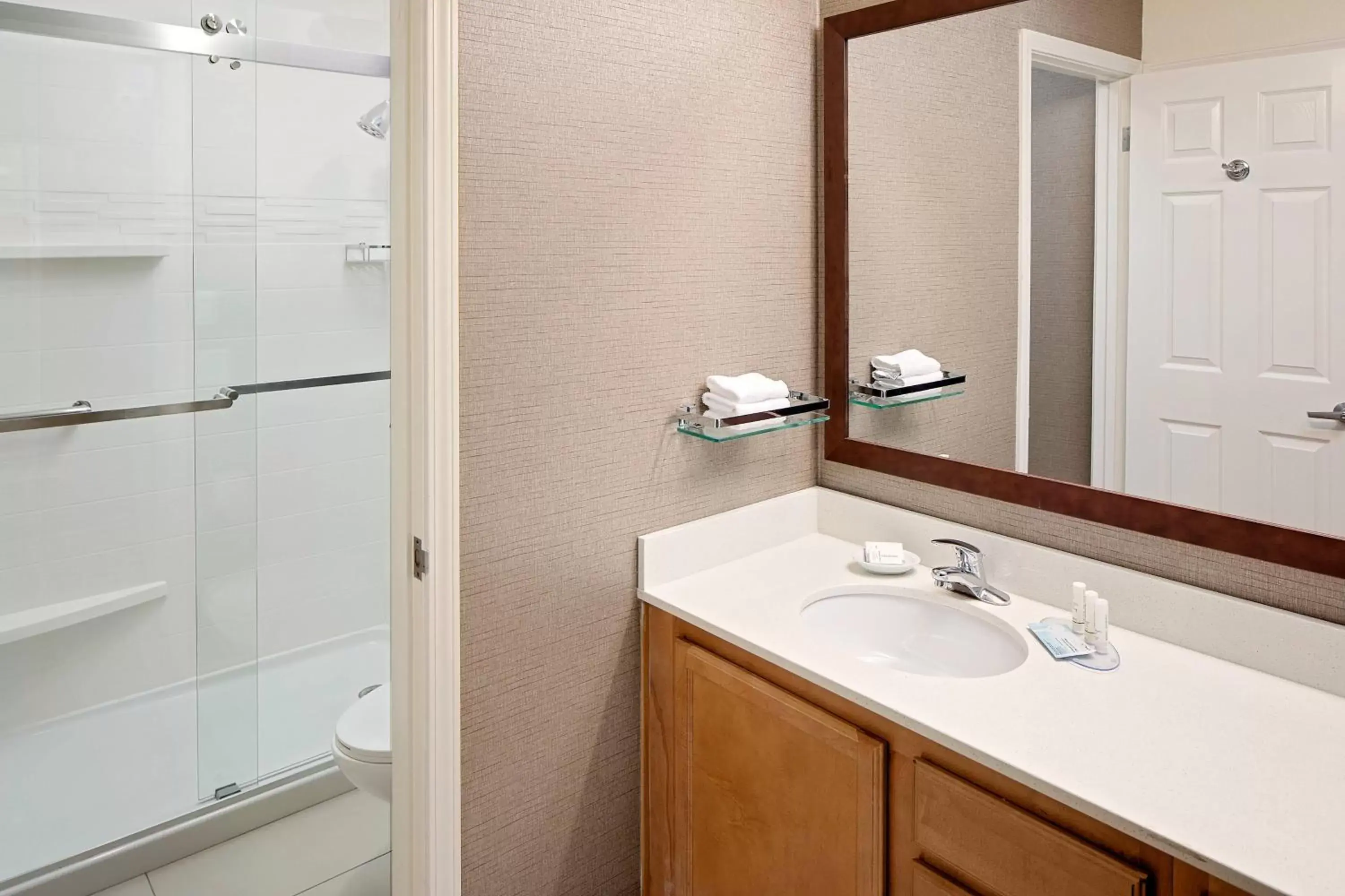 Bathroom in Residence Inn Palo Alto Mountain View