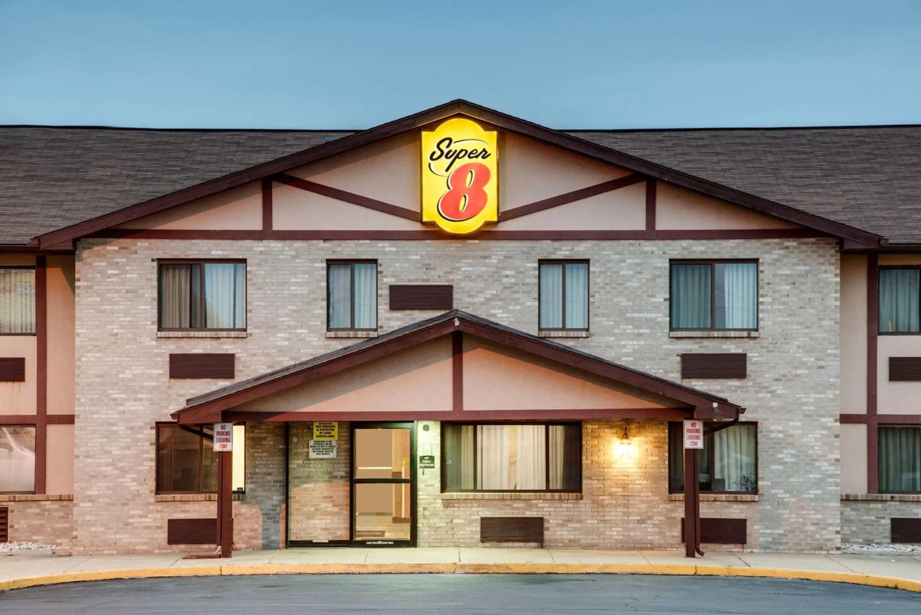 Property Building in Super 8 by Wyndham Kutztown/Allentown Area