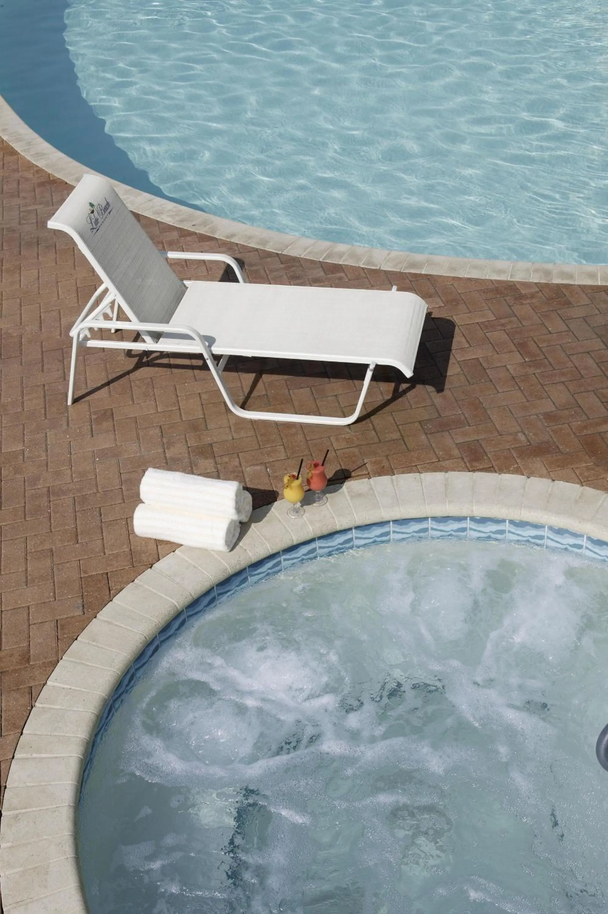 Hot Tub in Lido Beach Resort - Sarasota