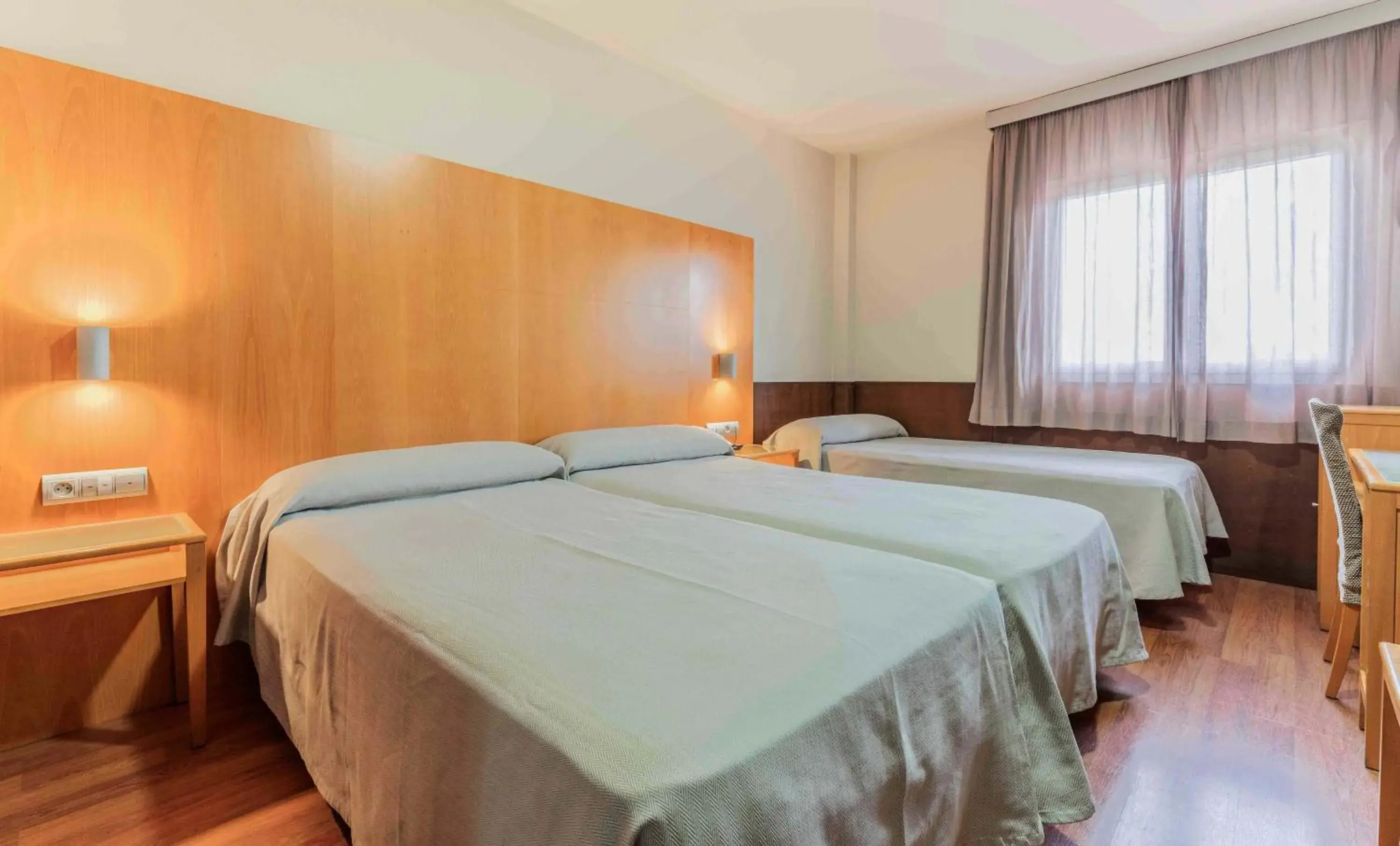 Bedroom, Bed in Checkin Camino de Granada