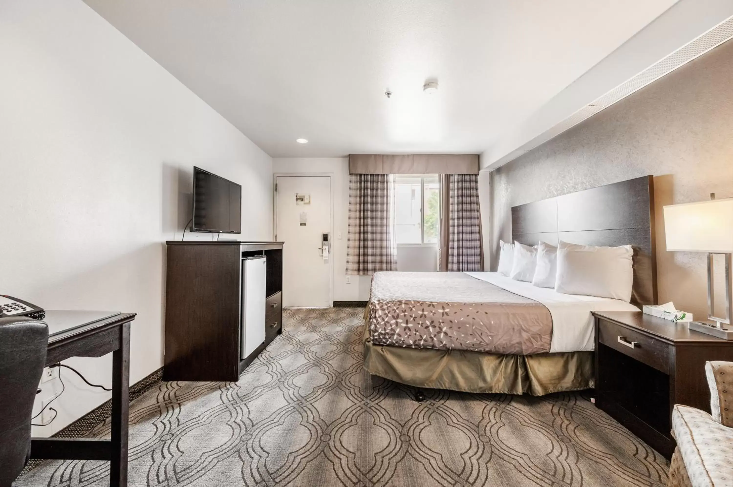 Bedroom, Bed in City Creek Inn & Suites