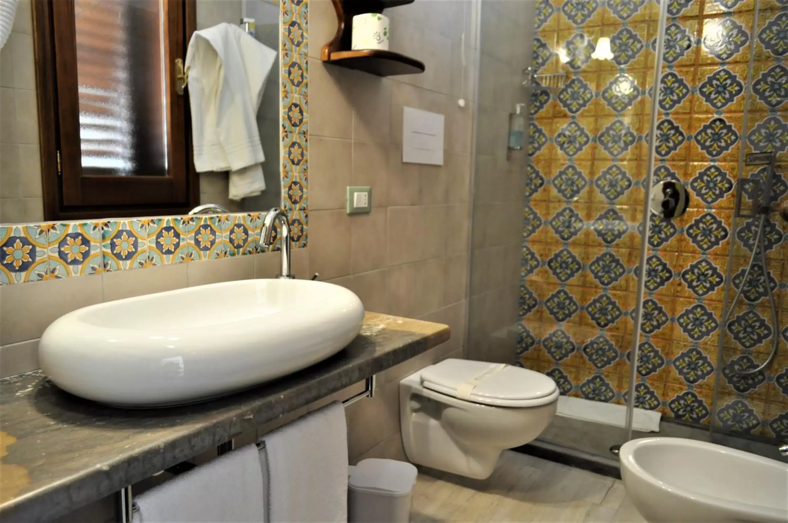 Shower, Bathroom in Al-Tair