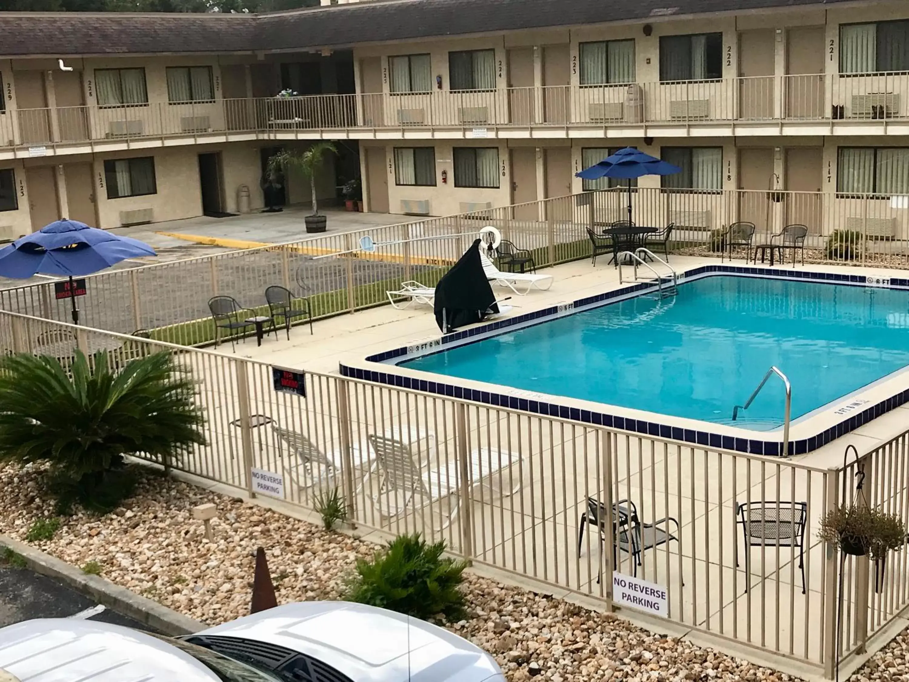 Pool view, Swimming Pool in Americas Best Value Inn - Lake City